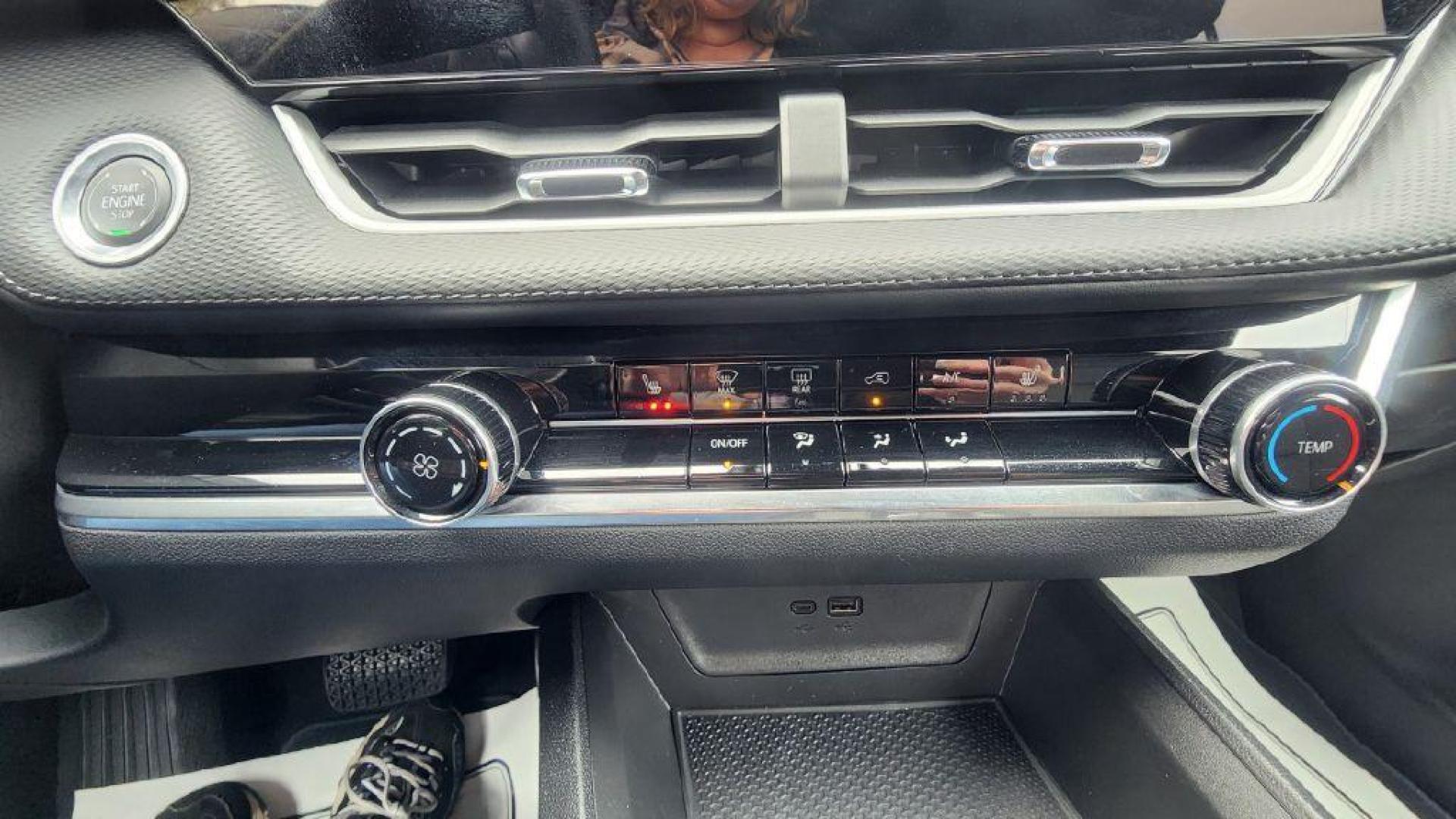 2025 GRAY CHEVROLET EQUINOX LT - AWD (3GNAXPEG2SL) with an 1.5L engine, Automatic transmission, located at 101 S. Halleck St., DeMotte, 46310, (219) 987-2922, 41.202343, -87.198189 - Photo#16