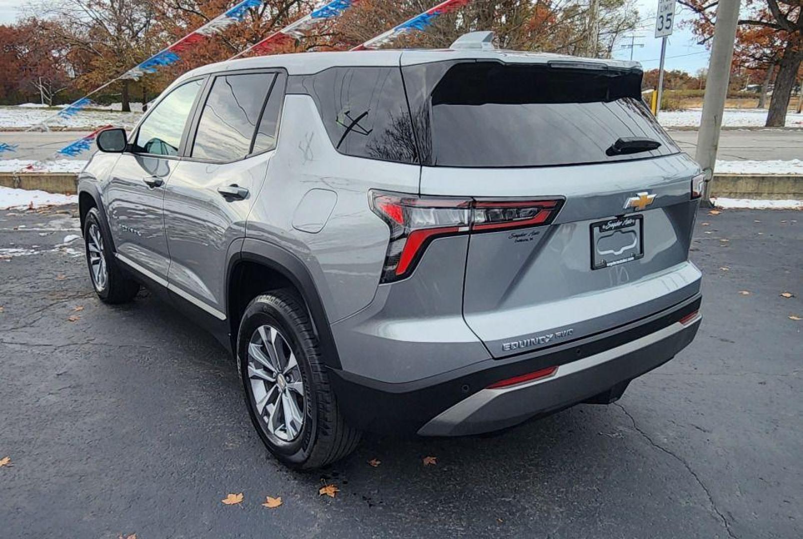 2025 GRAY CHEVROLET EQUINOX LT - AWD (3GNAXPEG5SL) with an 1.5L engine, Automatic transmission, located at 101 S. Halleck St., DeMotte, 46310, (219) 987-2922, 41.202343, -87.198189 - Photo#3