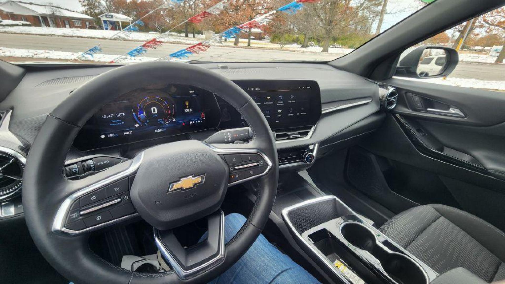 2025 GRAY CHEVROLET EQUINOX LT - AWD (3GNAXPEG5SL) with an 1.5L engine, Automatic transmission, located at 101 S. Halleck St., DeMotte, 46310, (219) 987-2922, 41.202343, -87.198189 - Photo#8