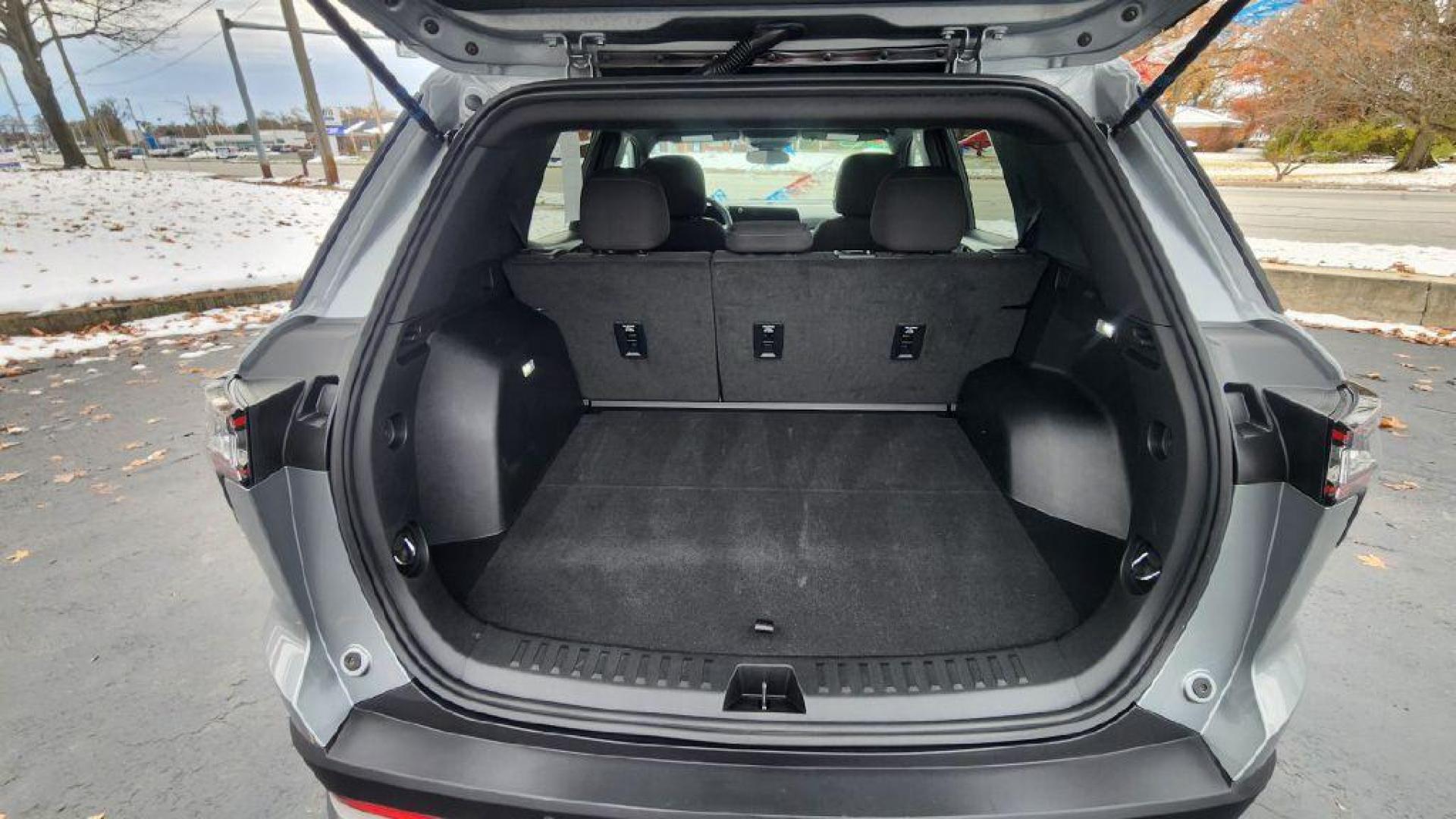 2025 GRAY CHEVROLET EQUINOX LT - AWD (3GNAXPEG5SL) with an 1.5L engine, Automatic transmission, located at 101 S. Halleck St., DeMotte, 46310, (219) 987-2922, 41.202343, -87.198189 - Photo#22