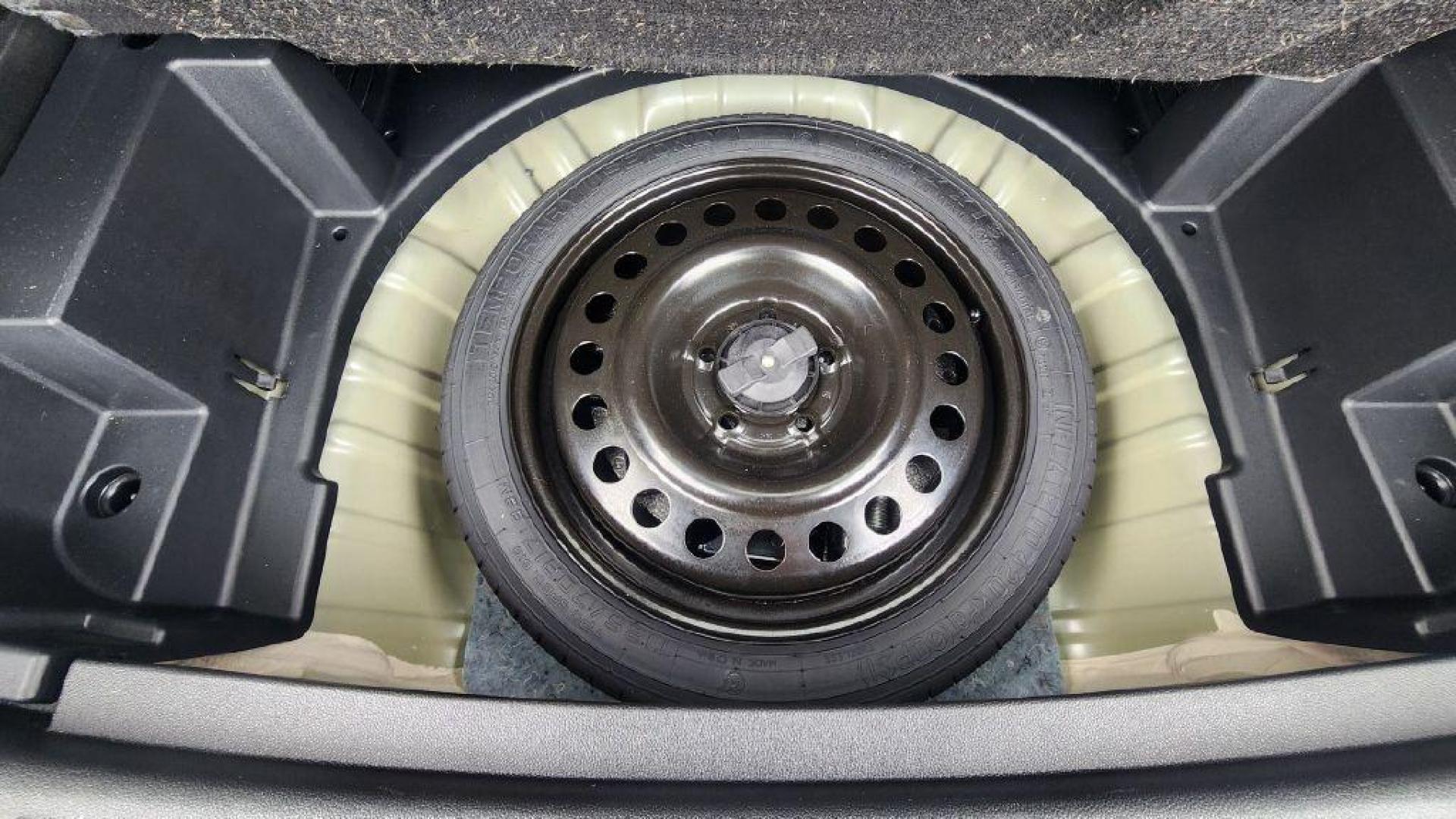 2025 GRAY CHEVROLET EQUINOX LT - AWD (3GNAXPEG5SL) with an 1.5L engine, Automatic transmission, located at 101 S. Halleck St., DeMotte, 46310, (219) 987-2922, 41.202343, -87.198189 - Photo#23