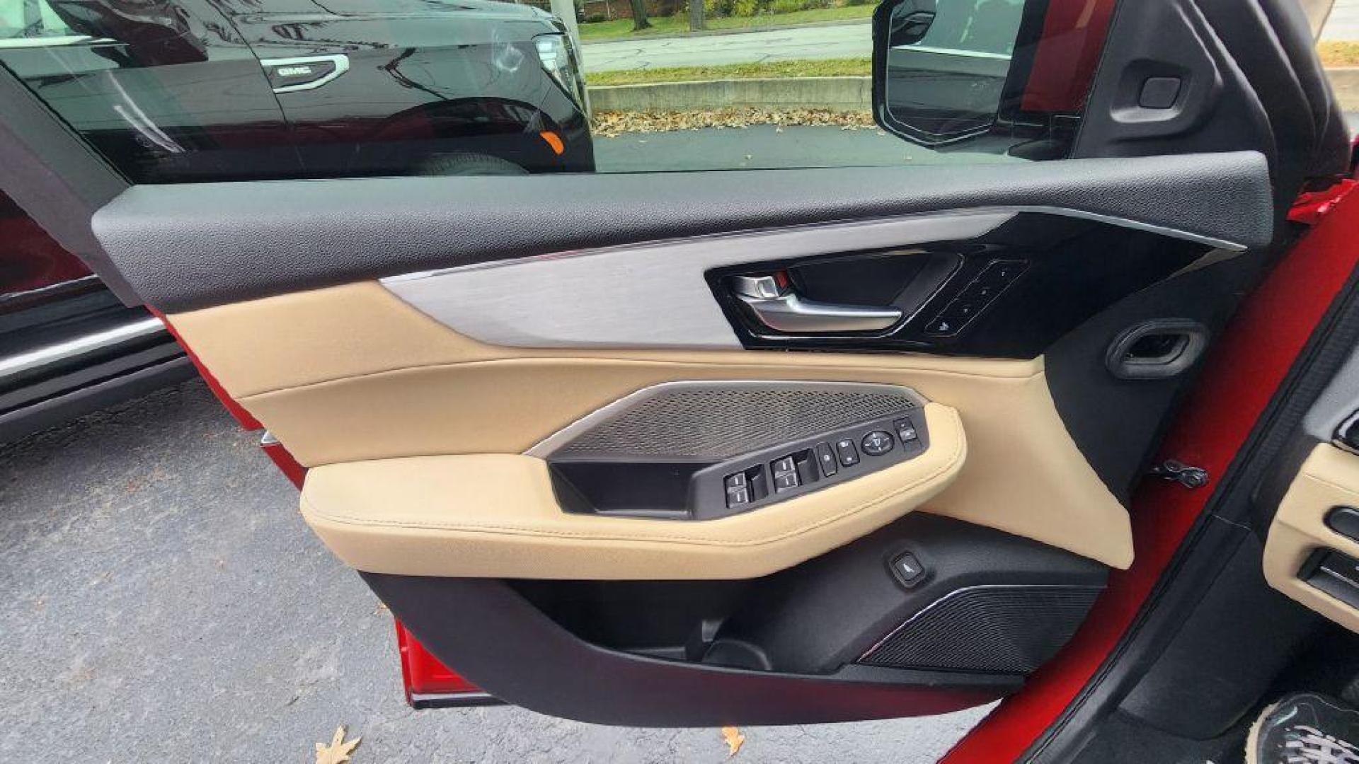 2022 RED ACURA MDX FWD (5J8YD9H3XNL) with an 3.5L engine, Automatic transmission, located at 101 S. Halleck St., DeMotte, 46310, (219) 987-2922, 41.202343, -87.198189 - Photo#22