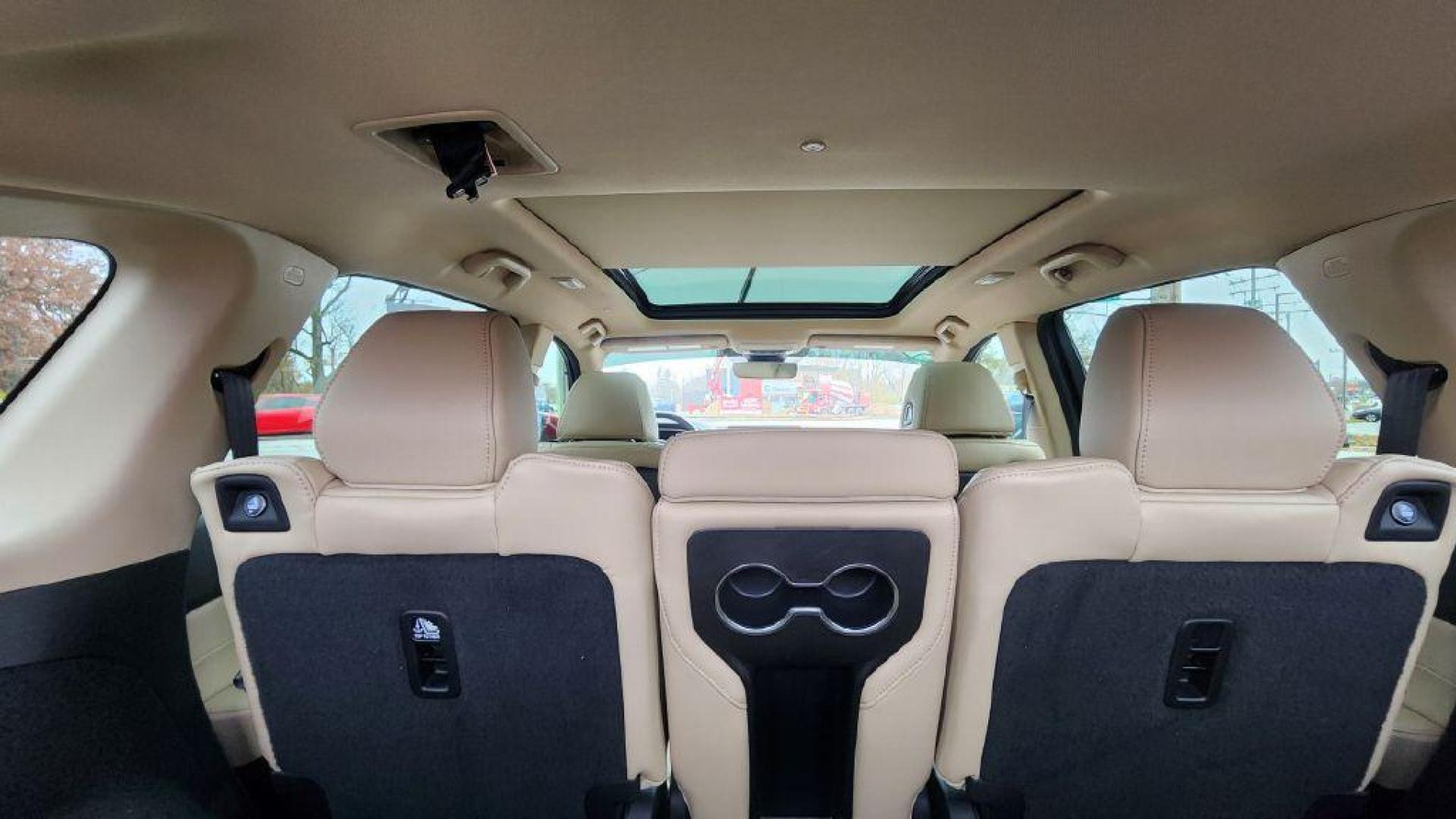 2022 RED ACURA MDX FWD (5J8YD9H3XNL) with an 3.5L engine, Automatic transmission, located at 101 S. Halleck St., DeMotte, 46310, (219) 987-2922, 41.202343, -87.198189 - Photo#25