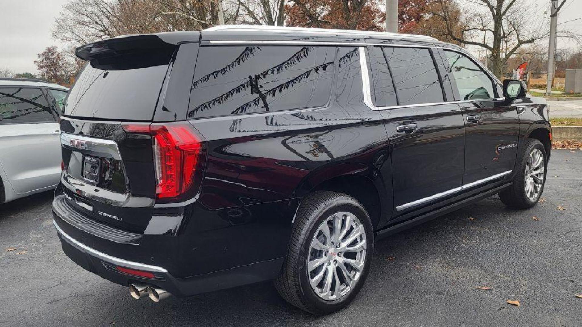 2024 BLACK GMC YUKON XL DENALI - 4WD (1GKS2JKL6RR) with an 6.2L engine, Automatic transmission, located at 101 S. Halleck St., DeMotte, 46310, (219) 987-2922, 41.202343, -87.198189 - Photo#2