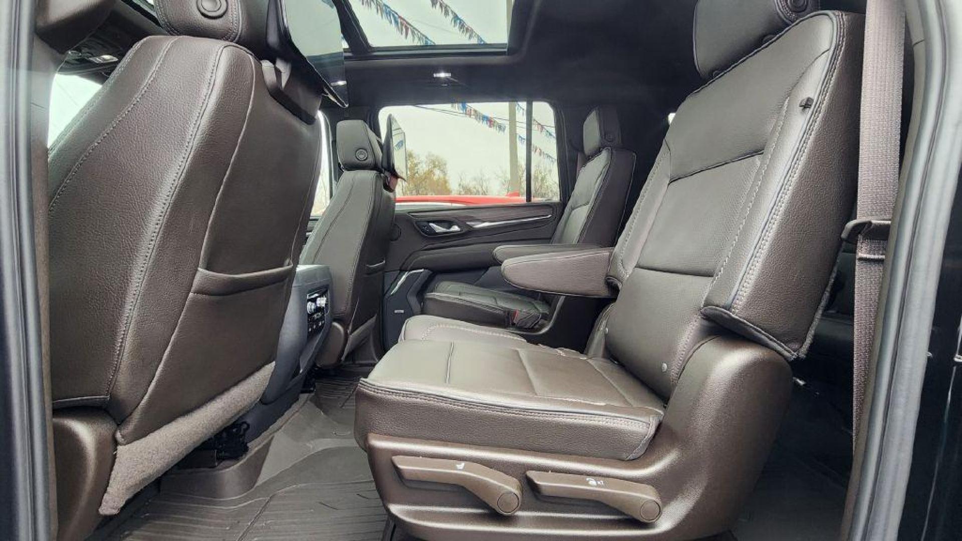 2024 BLACK GMC YUKON XL DENALI - 4WD (1GKS2JKL6RR) with an 6.2L engine, Automatic transmission, located at 101 S. Halleck St., DeMotte, 46310, (219) 987-2922, 41.202343, -87.198189 - Photo#5