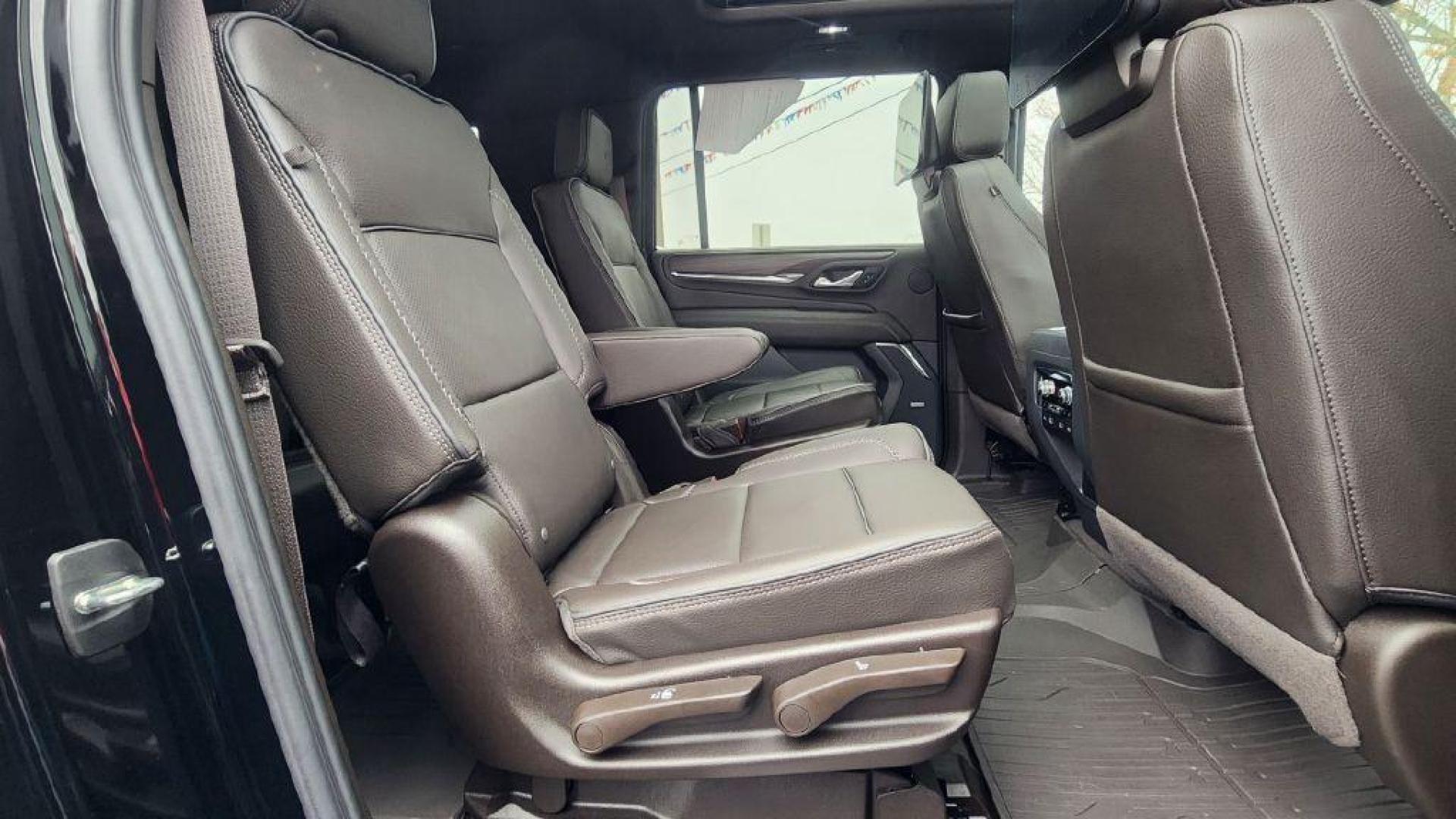 2024 BLACK GMC YUKON XL DENALI - 4WD (1GKS2JKL6RR) with an 6.2L engine, Automatic transmission, located at 101 S. Halleck St., DeMotte, 46310, (219) 987-2922, 41.202343, -87.198189 - Photo#8