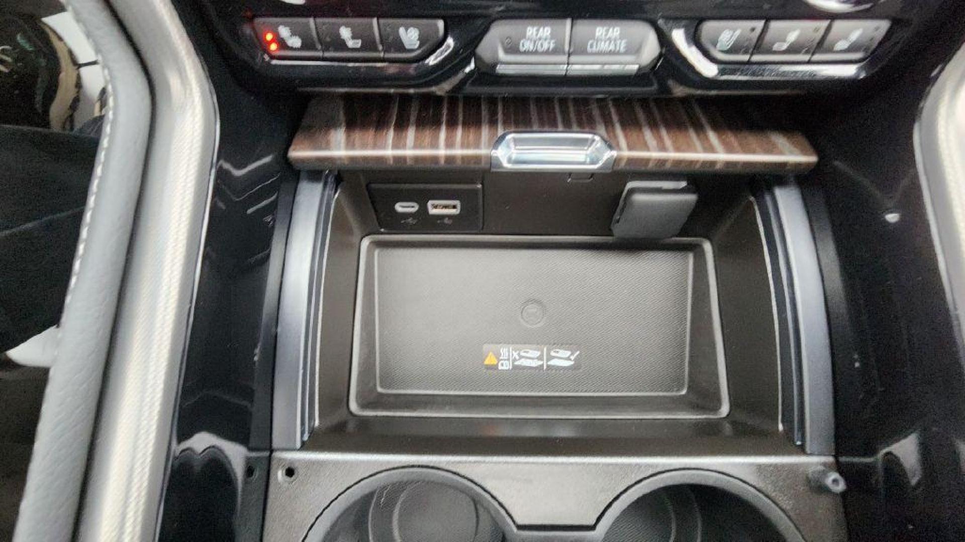 2024 BLACK GMC YUKON XL DENALI - 4WD (1GKS2JKL6RR) with an 6.2L engine, Automatic transmission, located at 101 S. Halleck St., DeMotte, 46310, (219) 987-2922, 41.202343, -87.198189 - Photo#19