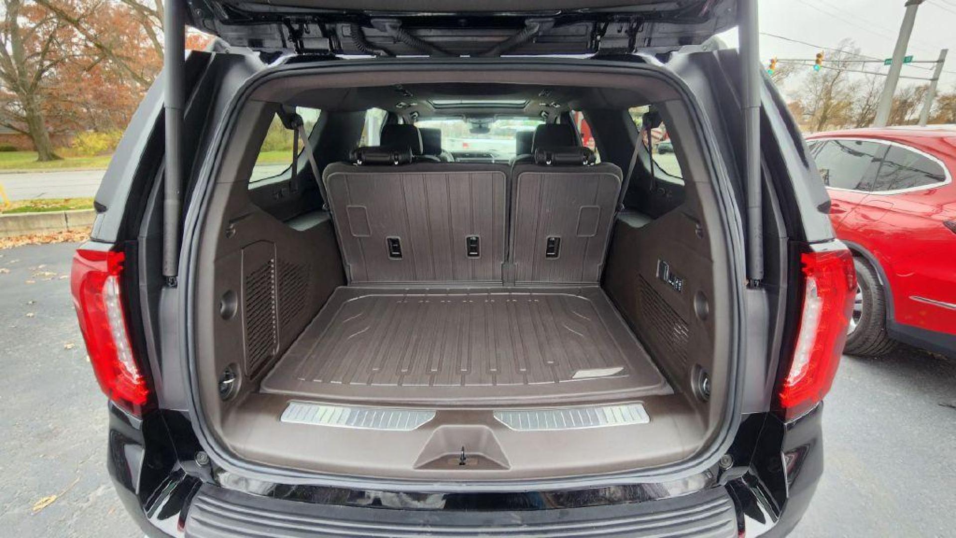 2024 BLACK GMC YUKON XL DENALI - 4WD (1GKS2JKL6RR) with an 6.2L engine, Automatic transmission, located at 101 S. Halleck St., DeMotte, 46310, (219) 987-2922, 41.202343, -87.198189 - Photo#28