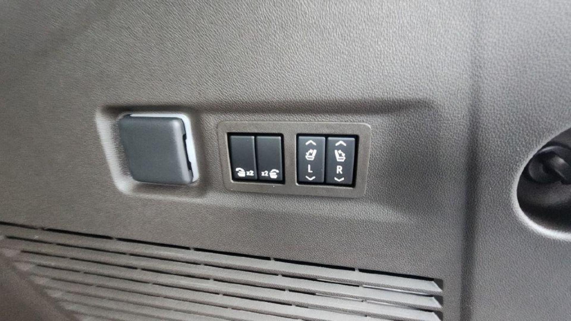 2024 BLACK GMC YUKON XL DENALI - 4WD (1GKS2JKL6RR) with an 6.2L engine, Automatic transmission, located at 101 S. Halleck St., DeMotte, 46310, (219) 987-2922, 41.202343, -87.198189 - Photo#29