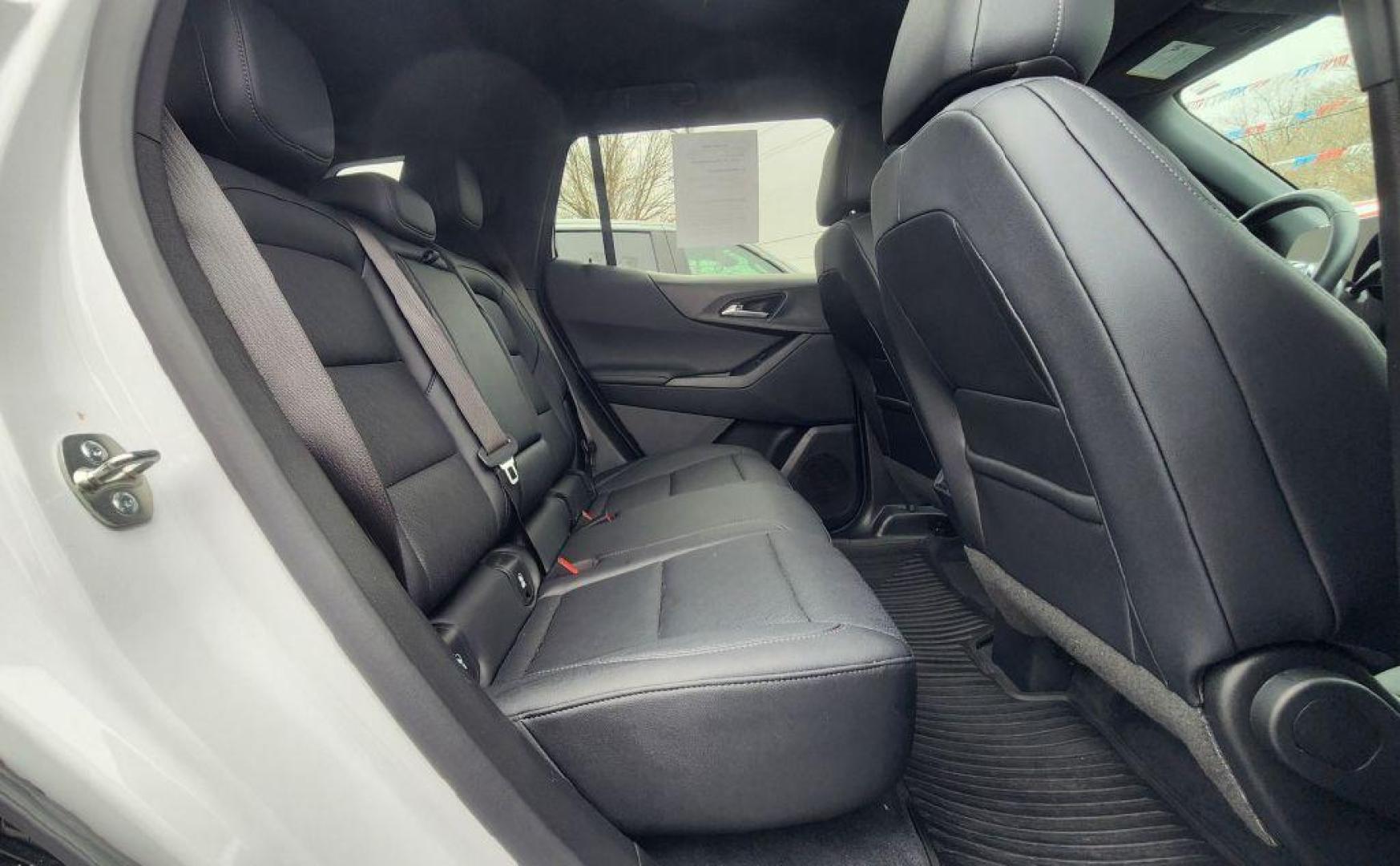 2025 WHITE CHEVROLET EQUINOX LT - AWD (3GNAXPEG7SL) with an 1.5L engine, Automatic transmission, located at 101 S. Halleck St., DeMotte, 46310, (219) 987-2922, 41.202343, -87.198189 - Photo#6