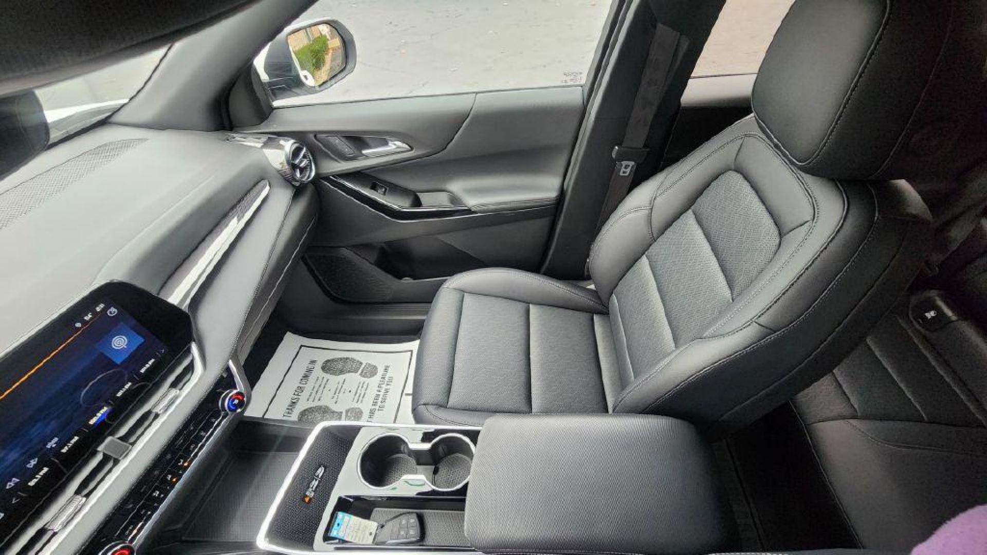 2025 WHITE CHEVROLET EQUINOX LT - AWD (3GNAXPEG7SL) with an 1.5L engine, Automatic transmission, located at 101 S. Halleck St., DeMotte, 46310, (219) 987-2922, 41.202343, -87.198189 - Photo#9