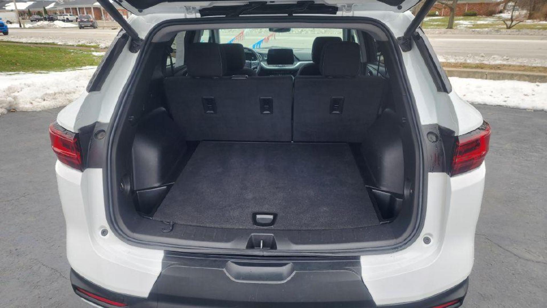 2023 WHITE CHEVROLET BLAZER 2LT (3GNKBHR41PS) with an 2.0L engine, Automatic transmission, located at 101 S. Halleck St., DeMotte, 46310, (219) 987-2922, 41.202343, -87.198189 - Photo#20