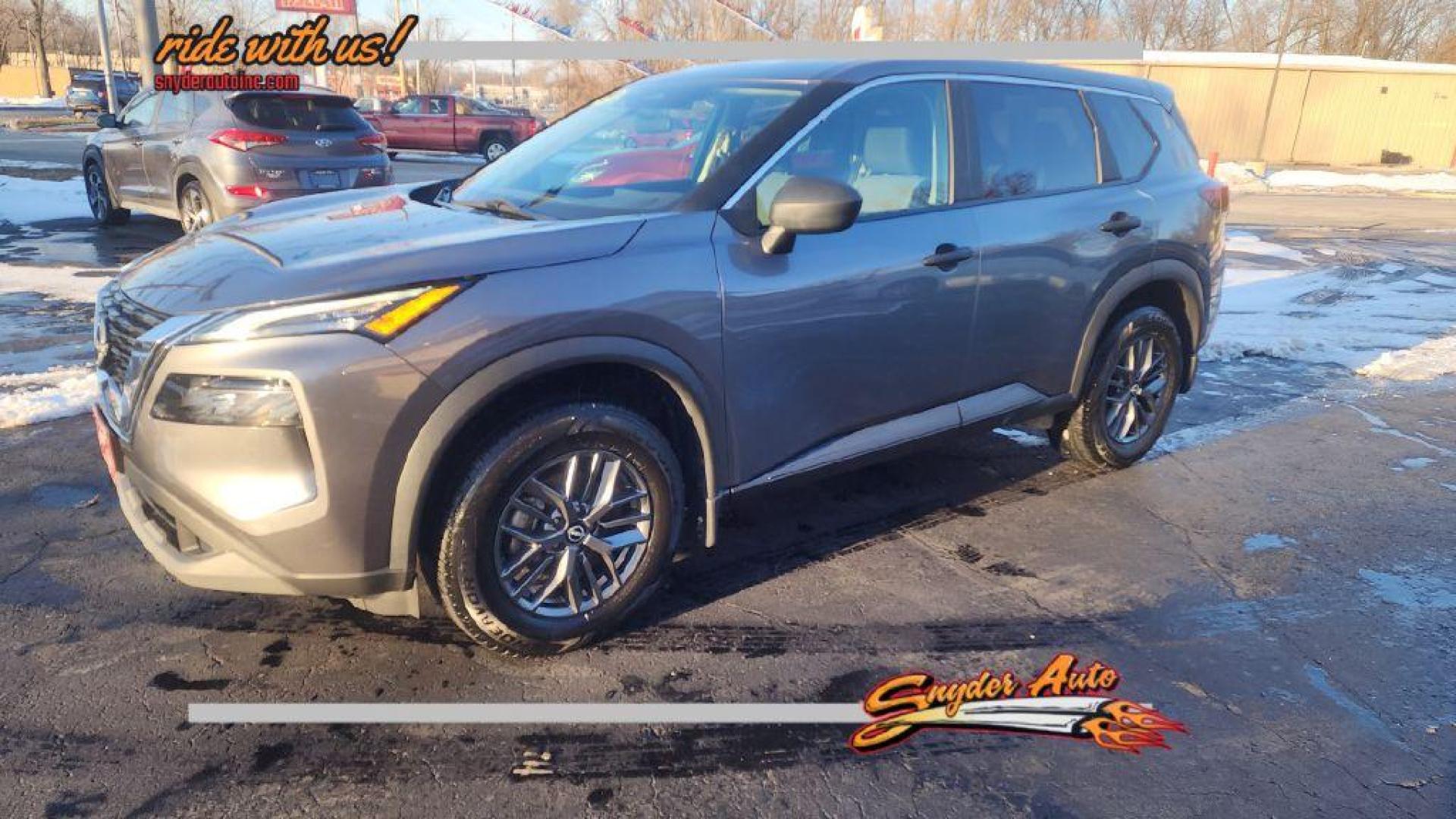 2022 GRAY NISSAN ROGUE S (5N1BT3AA6NC) with an 1.5L engine, Automatic transmission, located at 101 S. Halleck St., DeMotte, 46310, (219) 987-2922, 41.202343, -87.198189 - Photo#0