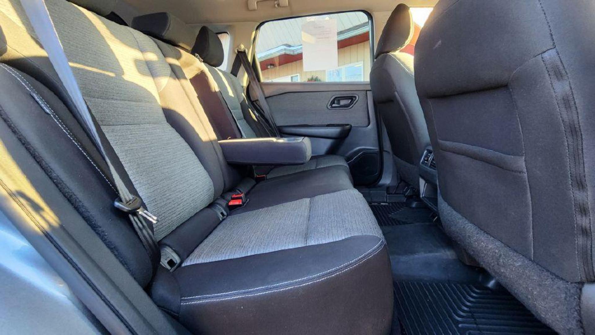 2022 GRAY NISSAN ROGUE S (5N1BT3AA6NC) with an 1.5L engine, Automatic transmission, located at 101 S. Halleck St., DeMotte, 46310, (219) 987-2922, 41.202343, -87.198189 - Photo#5