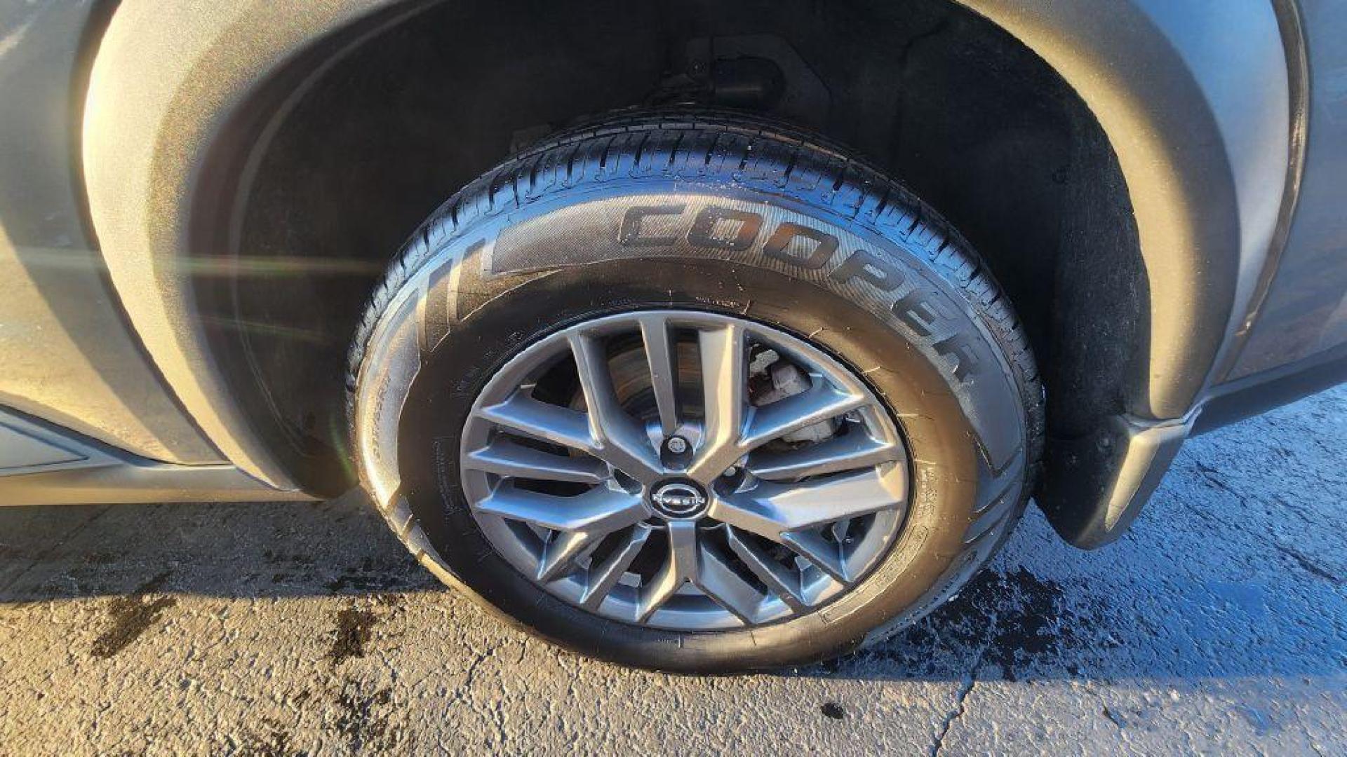 2022 GRAY NISSAN ROGUE S (5N1BT3AA6NC) with an 1.5L engine, Automatic transmission, located at 101 S. Halleck St., DeMotte, 46310, (219) 987-2922, 41.202343, -87.198189 - Photo#18