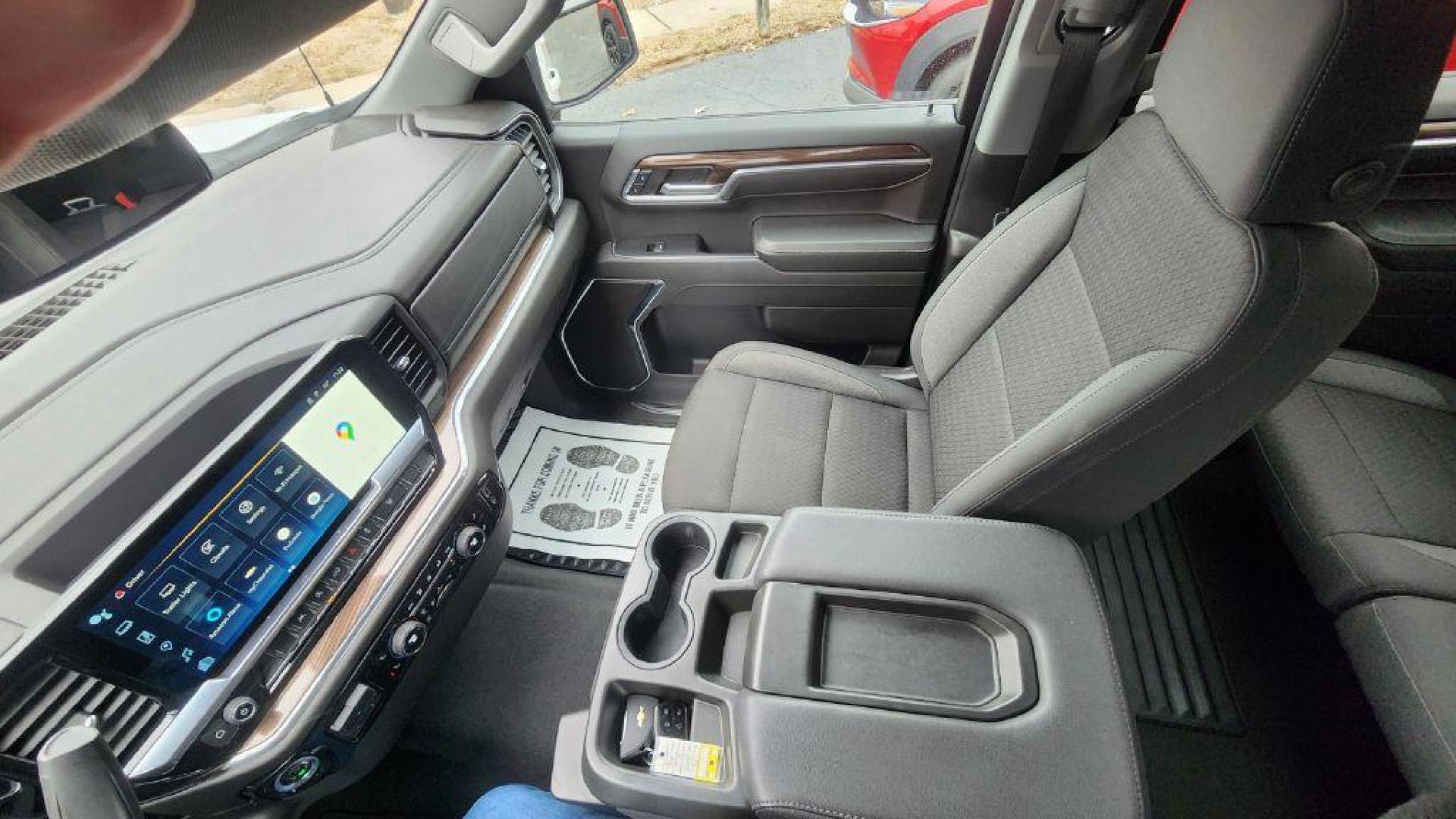 2023 WHITE CHEVROLET SILVERADO 1500 LT (2GCUDDED8P1) with an 5.3L engine, Automatic transmission, located at 101 S. Halleck St., DeMotte, 46310, (219) 987-2922, 41.202343, -87.198189 - Photo#9