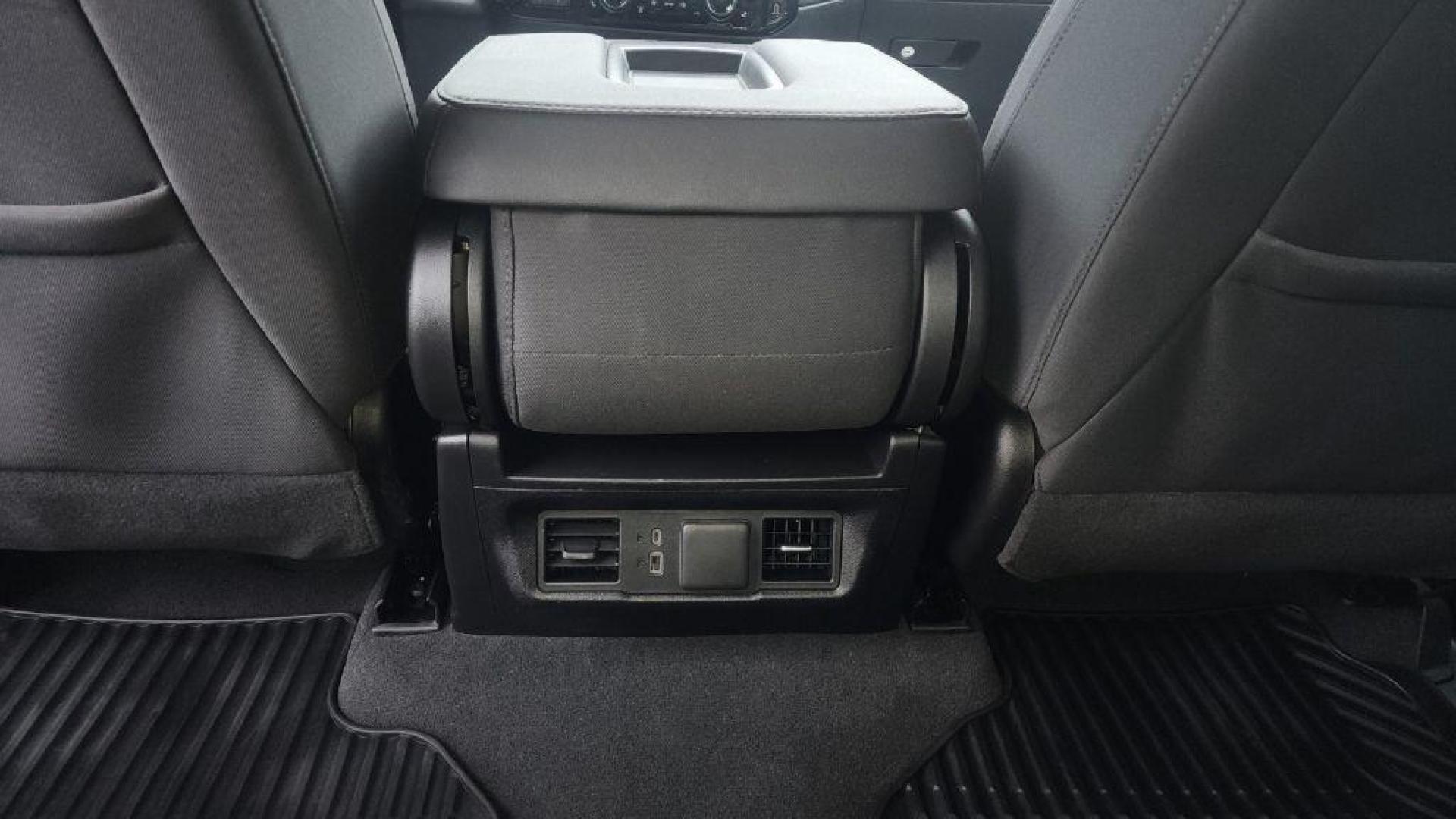 2023 WHITE CHEVROLET SILVERADO 1500 LT (2GCUDDED8P1) with an 5.3L engine, Automatic transmission, located at 101 S. Halleck St., DeMotte, 46310, (219) 987-2922, 41.202343, -87.198189 - Photo#19