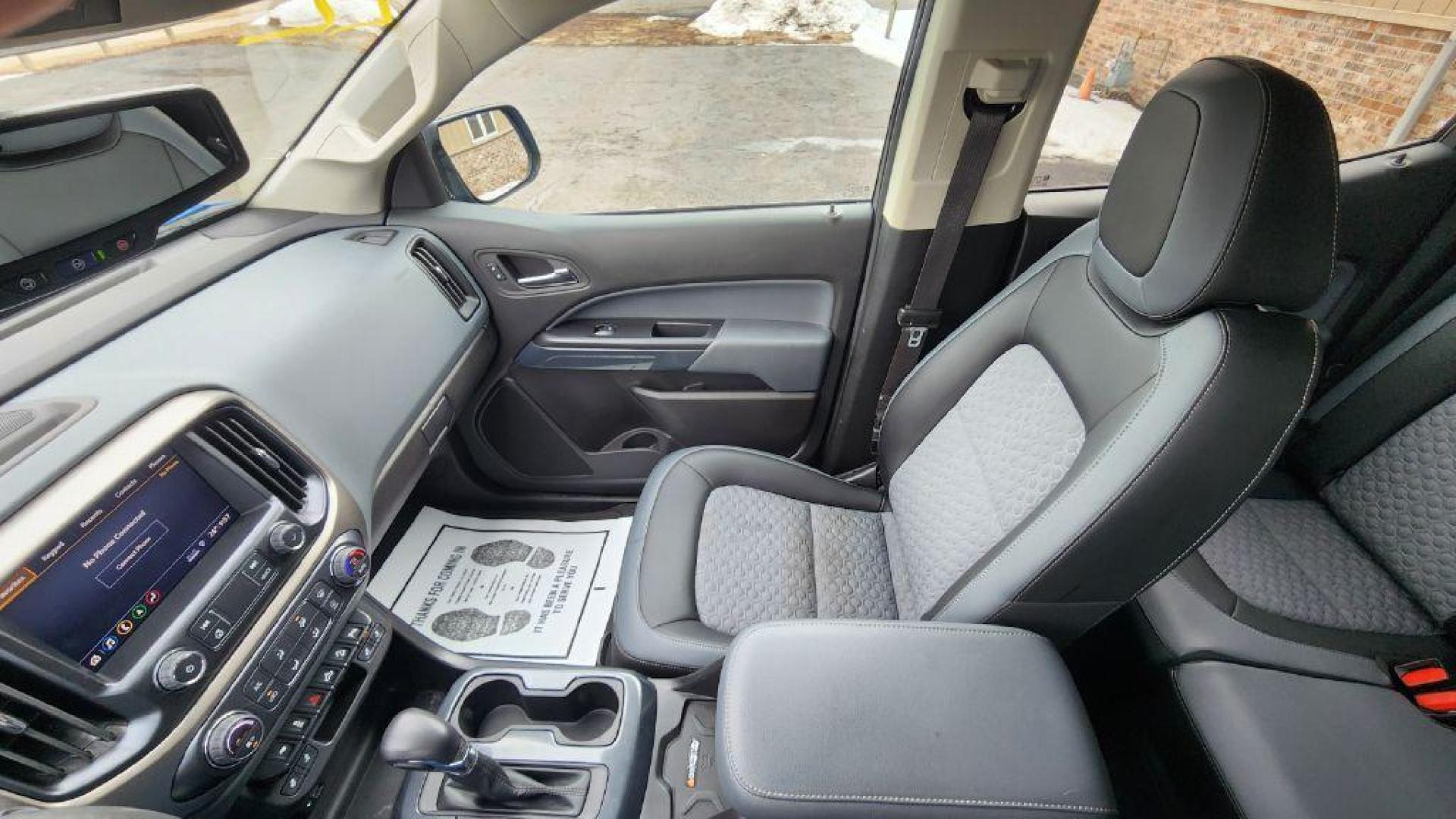 2022 BLUE CHEVROLET COLORADO Z71 - 4WD (1GCGTDENXN1) with an 3.6L engine, Automatic transmission, located at 101 S. Halleck St., DeMotte, 46310, (219) 987-2922, 41.202343, -87.198189 - Photo#9