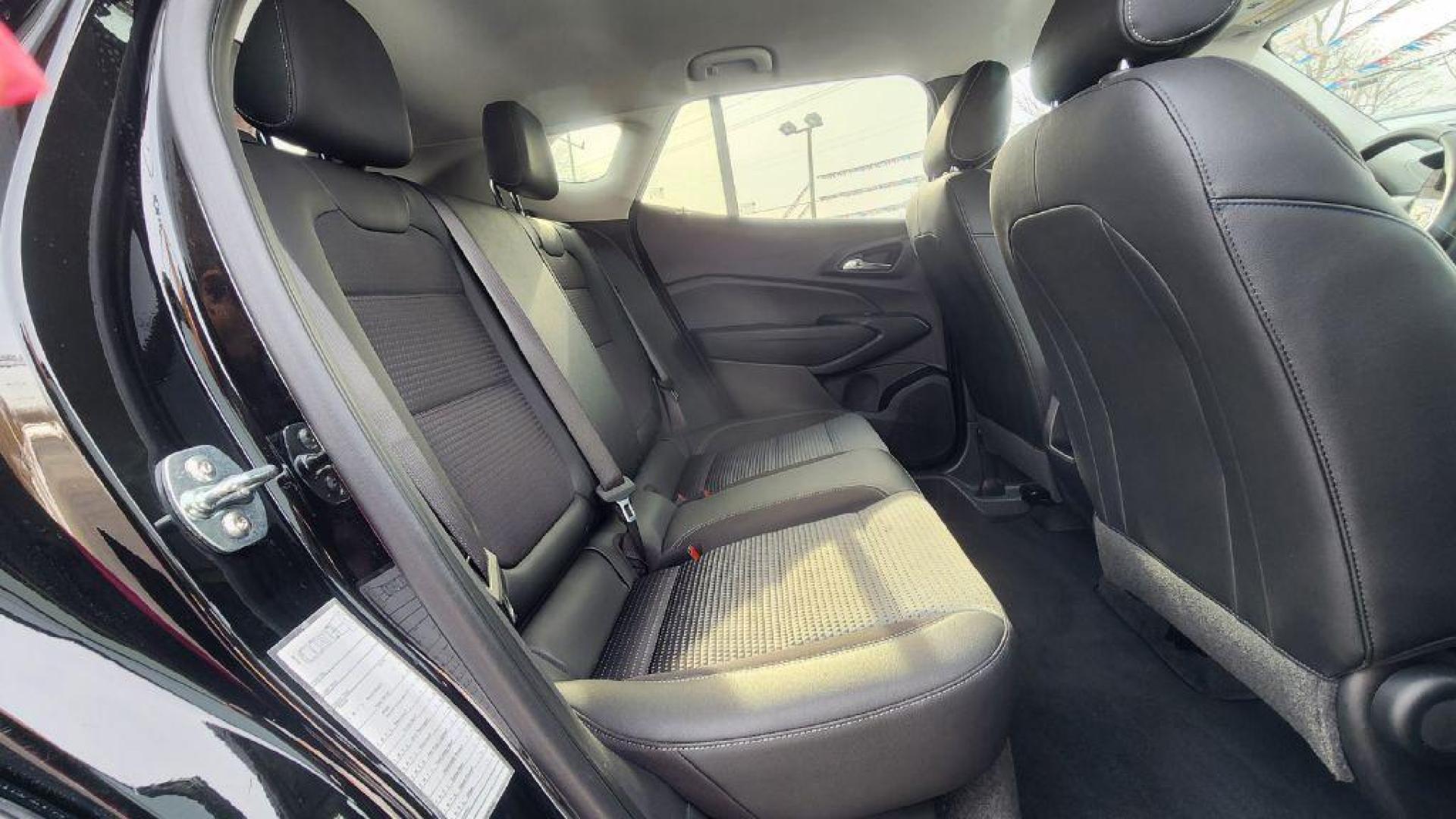 2025 BLACK CHEVROLET TRAX 1LT - FWD (KL77LHEP4SC) with an 1.2L engine, Automatic transmission, located at 101 S. Halleck St., DeMotte, 46310, (219) 987-2922, 41.202343, -87.198189 - Photo#5