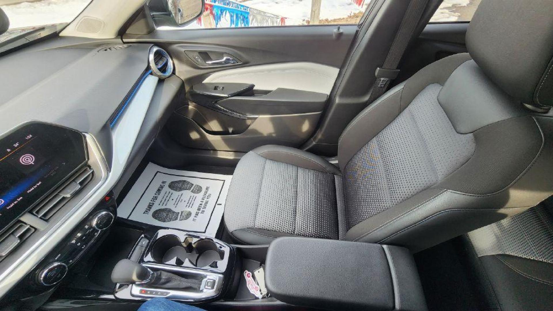 2025 BLACK CHEVROLET TRAX 1LT - FWD (KL77LHEP4SC) with an 1.2L engine, Automatic transmission, located at 101 S. Halleck St., DeMotte, 46310, (219) 987-2922, 41.202343, -87.198189 - Photo#8