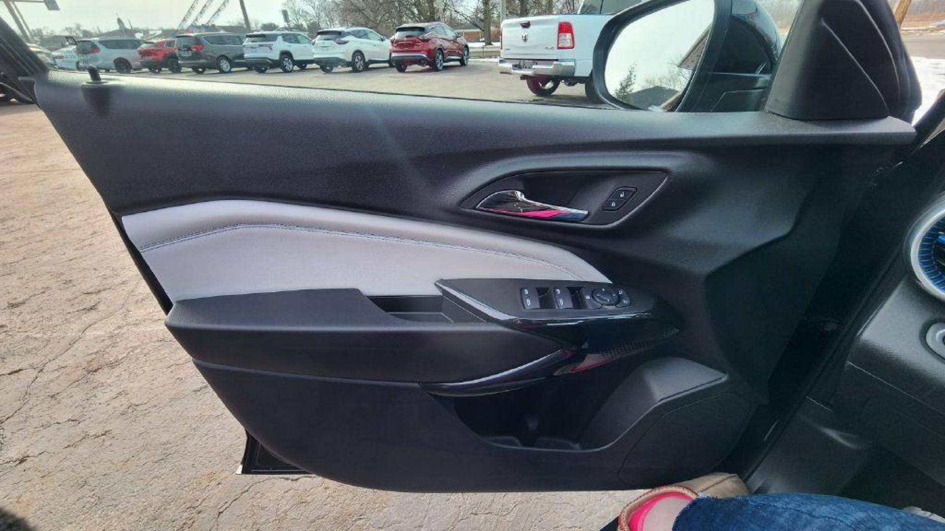 2025 BLACK CHEVROLET TRAX 1LT - FWD (KL77LHEP4SC) with an 1.2L engine, Automatic transmission, located at 101 S. Halleck St., DeMotte, 46310, (219) 987-2922, 41.202343, -87.198189 - Photo#14