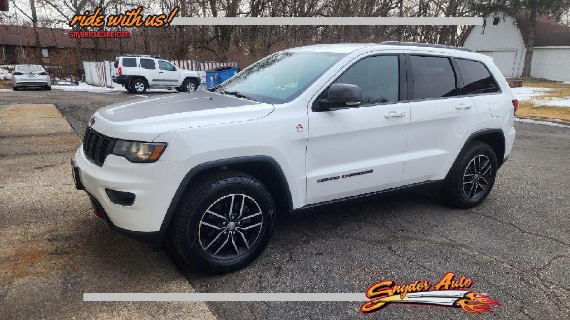 2017 WHITE JEEP GRAND CHEROKEE TRAILHAWK (1C4RJFLG1HC) with an 3.6L engine, Automatic transmission, located at 101 S. Halleck St., DeMotte, 46310, (219) 987-2922, 41.202343, -87.198189 - Photo#0