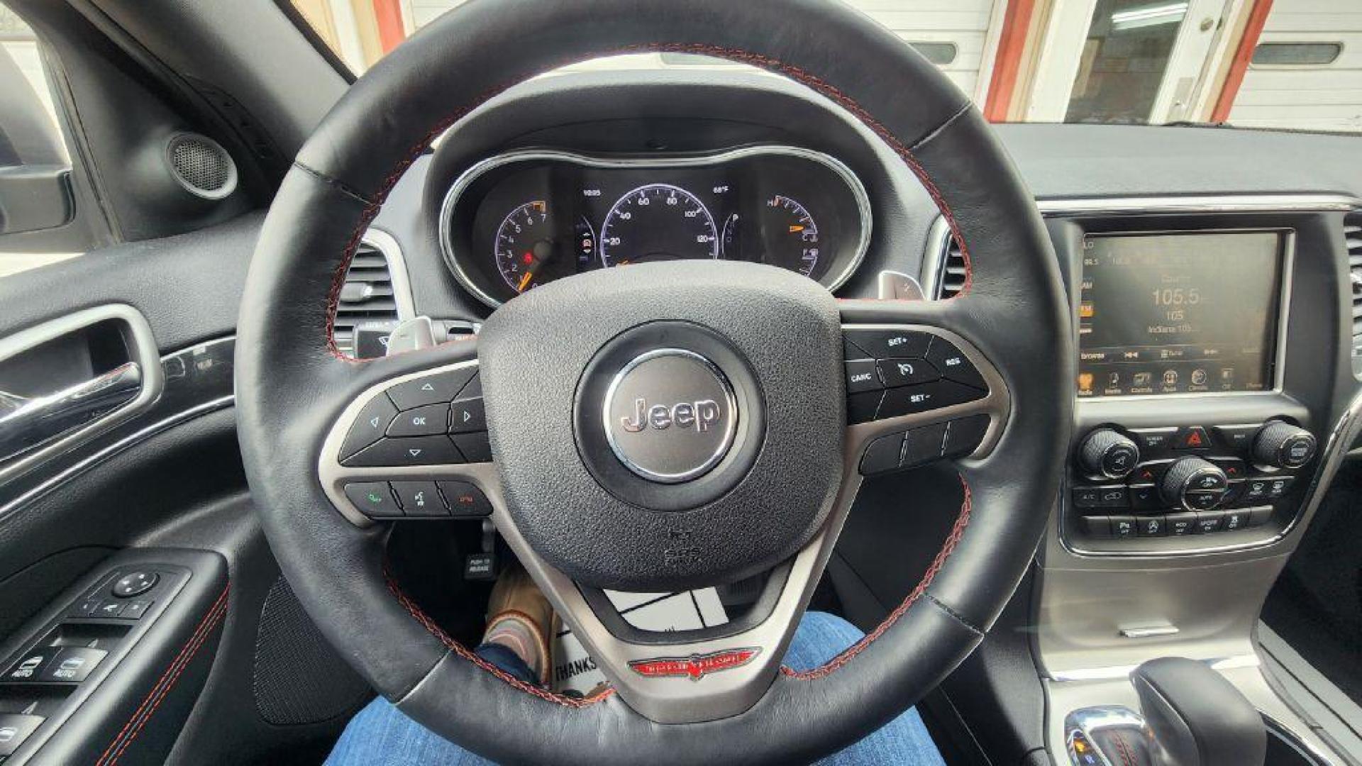 2017 WHITE JEEP GRAND CHEROKEE TRAILHAWK (1C4RJFLG1HC) with an 3.6L engine, Automatic transmission, located at 101 S. Halleck St., DeMotte, 46310, (219) 987-2922, 41.202343, -87.198189 - Photo#11