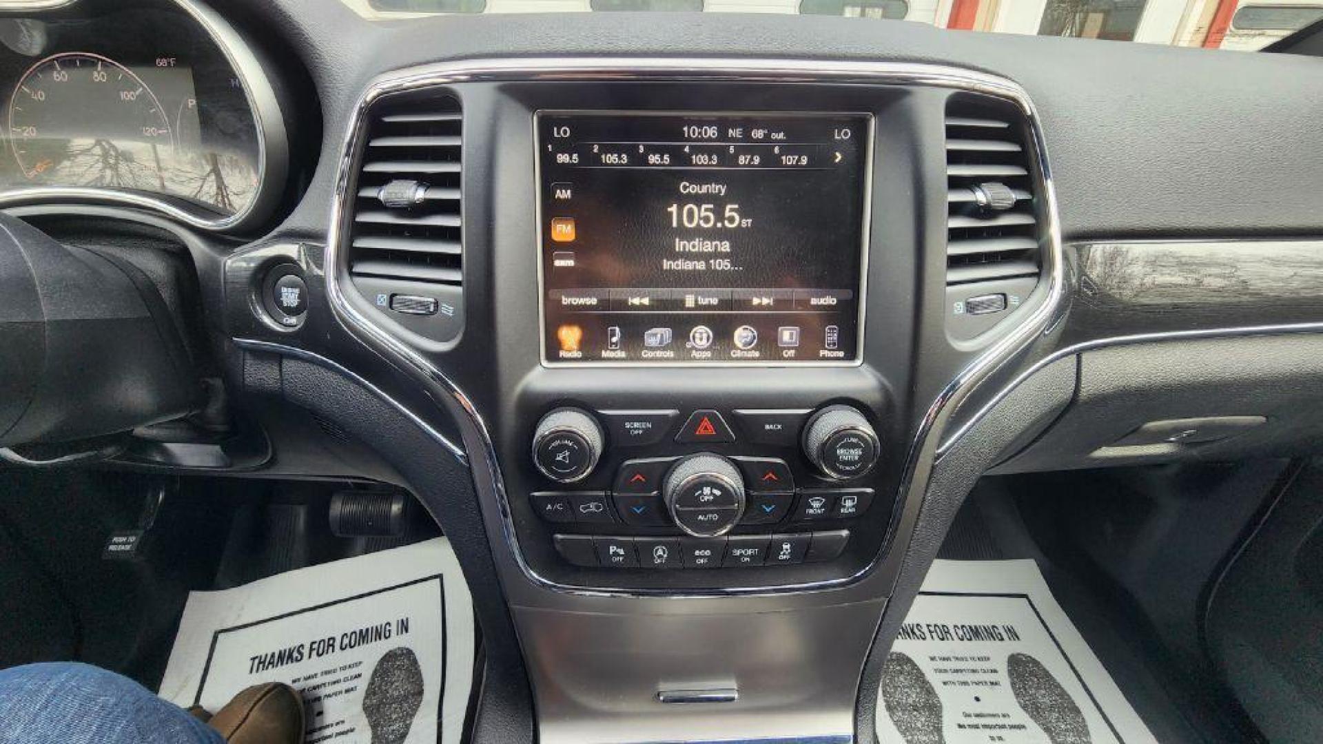 2017 WHITE JEEP GRAND CHEROKEE TRAILHAWK (1C4RJFLG1HC) with an 3.6L engine, Automatic transmission, located at 101 S. Halleck St., DeMotte, 46310, (219) 987-2922, 41.202343, -87.198189 - Photo#12