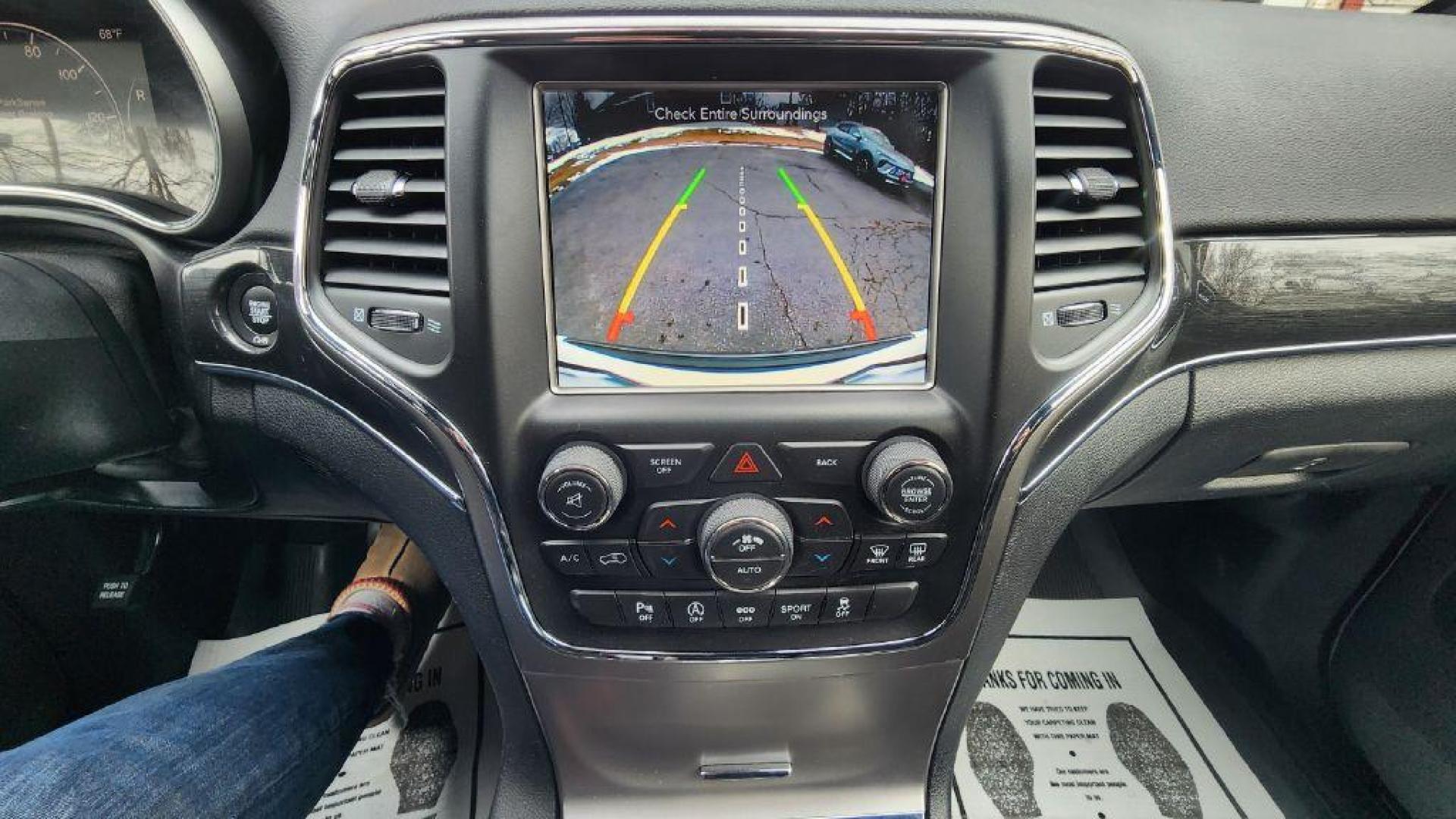 2017 WHITE JEEP GRAND CHEROKEE TRAILHAWK (1C4RJFLG1HC) with an 3.6L engine, Automatic transmission, located at 101 S. Halleck St., DeMotte, 46310, (219) 987-2922, 41.202343, -87.198189 - Photo#13