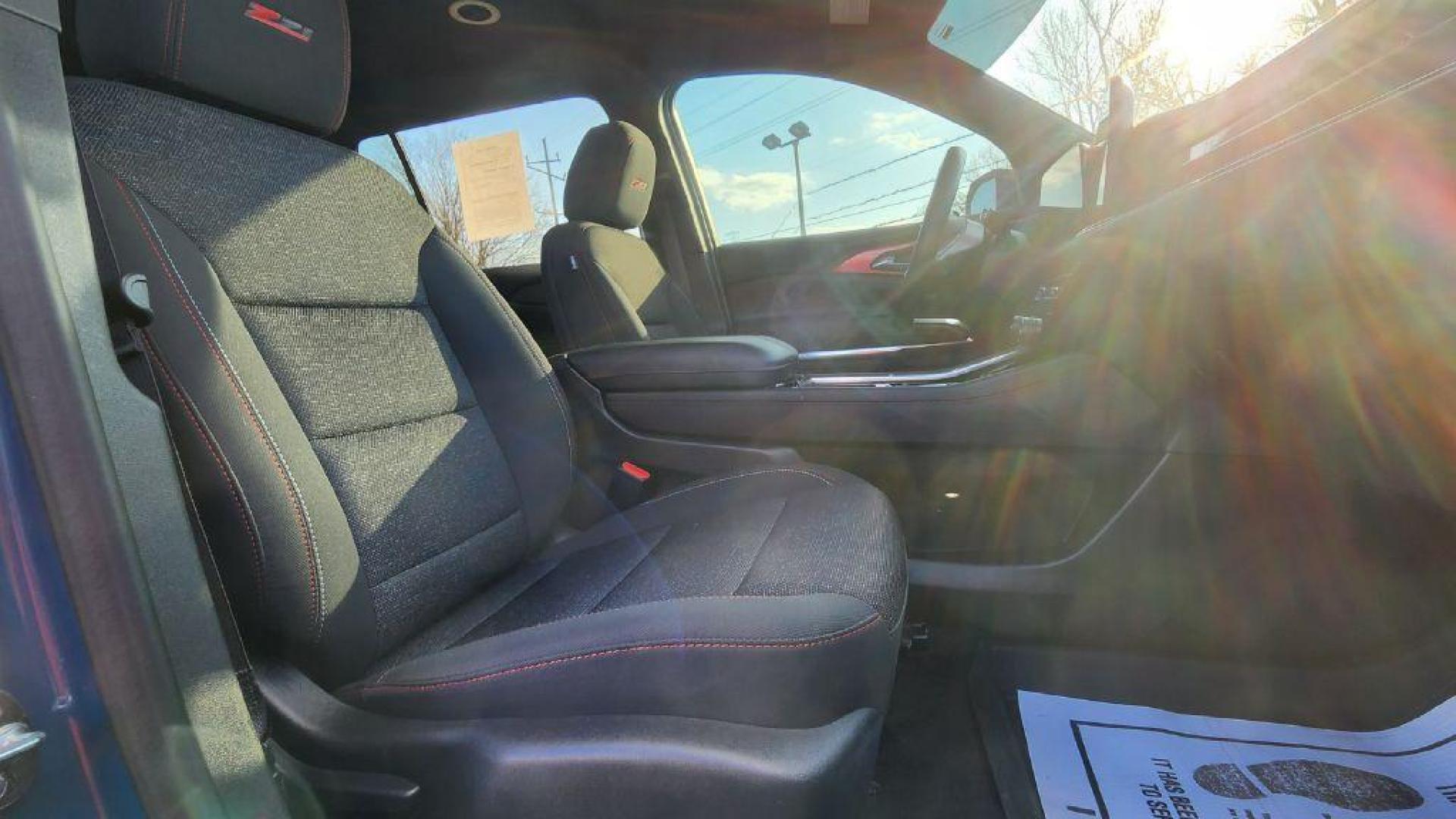 2024 BLUE CHEVROLET TRAVERSE LT Z71 - AWD (1GNEVJKSXRJ) with an 2.5L engine, Automatic transmission, located at 101 S. Halleck St., DeMotte, 46310, (219) 987-2922, 41.202343, -87.198189 - Photo#9