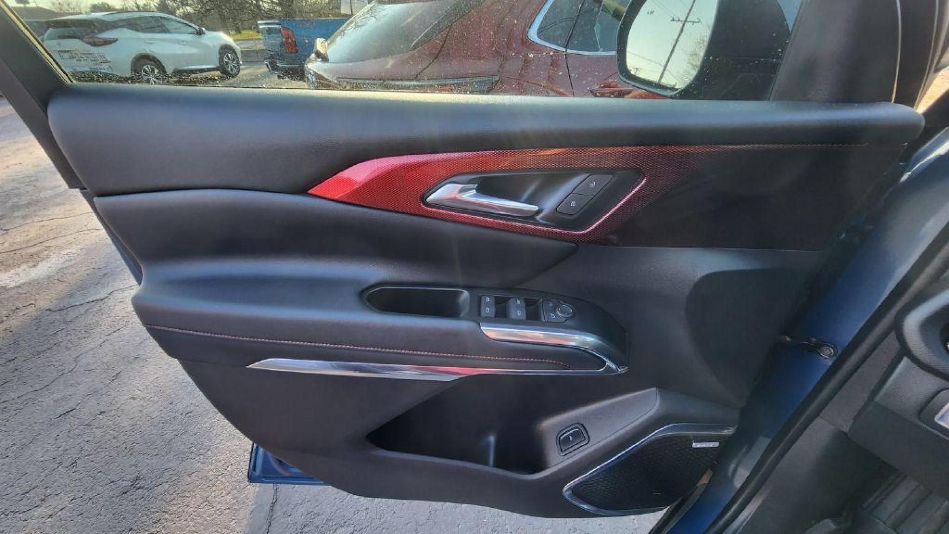 2024 BLUE CHEVROLET TRAVERSE LT Z71 - AWD (1GNEVJKSXRJ) with an 2.5L engine, Automatic transmission, located at 101 S. Halleck St., DeMotte, 46310, (219) 987-2922, 41.202343, -87.198189 - Photo#19