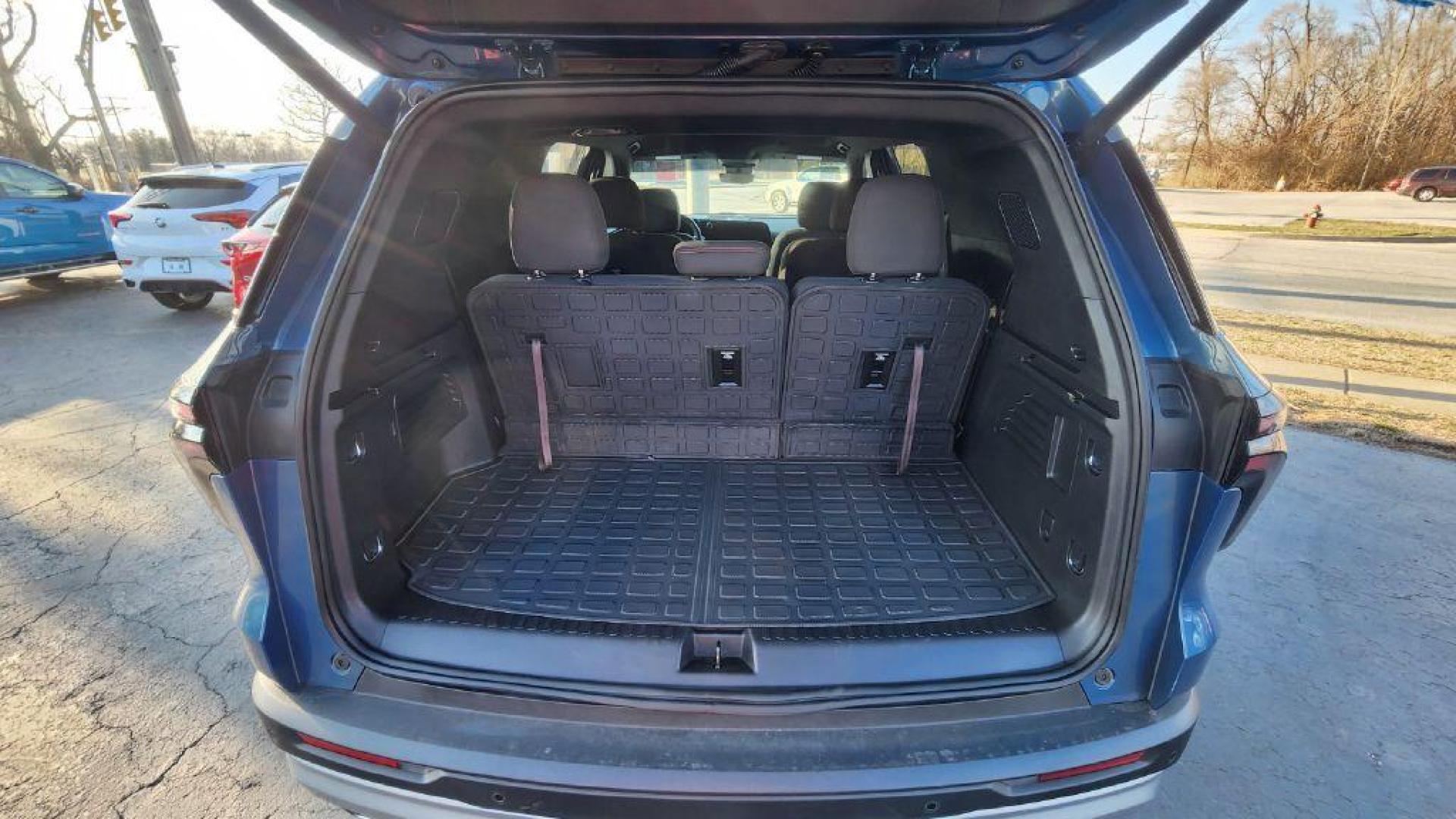 2024 BLUE CHEVROLET TRAVERSE LT Z71 - AWD (1GNEVJKSXRJ) with an 2.5L engine, Automatic transmission, located at 101 S. Halleck St., DeMotte, 46310, (219) 987-2922, 41.202343, -87.198189 - Photo#21