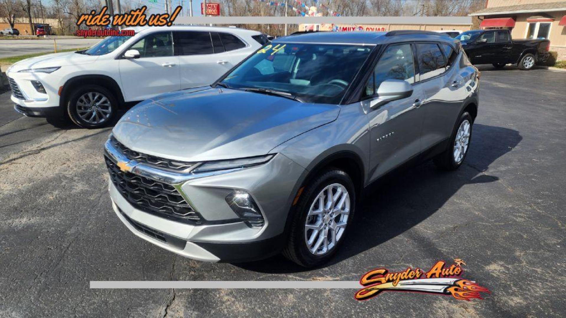 2024 GRAY CHEVROLET BLAZER 2LT - AWD (3GNKBHR44RS) with an 2.0L engine, Automatic transmission, located at 101 S. Halleck St., DeMotte, 46310, (219) 987-2922, 41.202343, -87.198189 - Photo#0