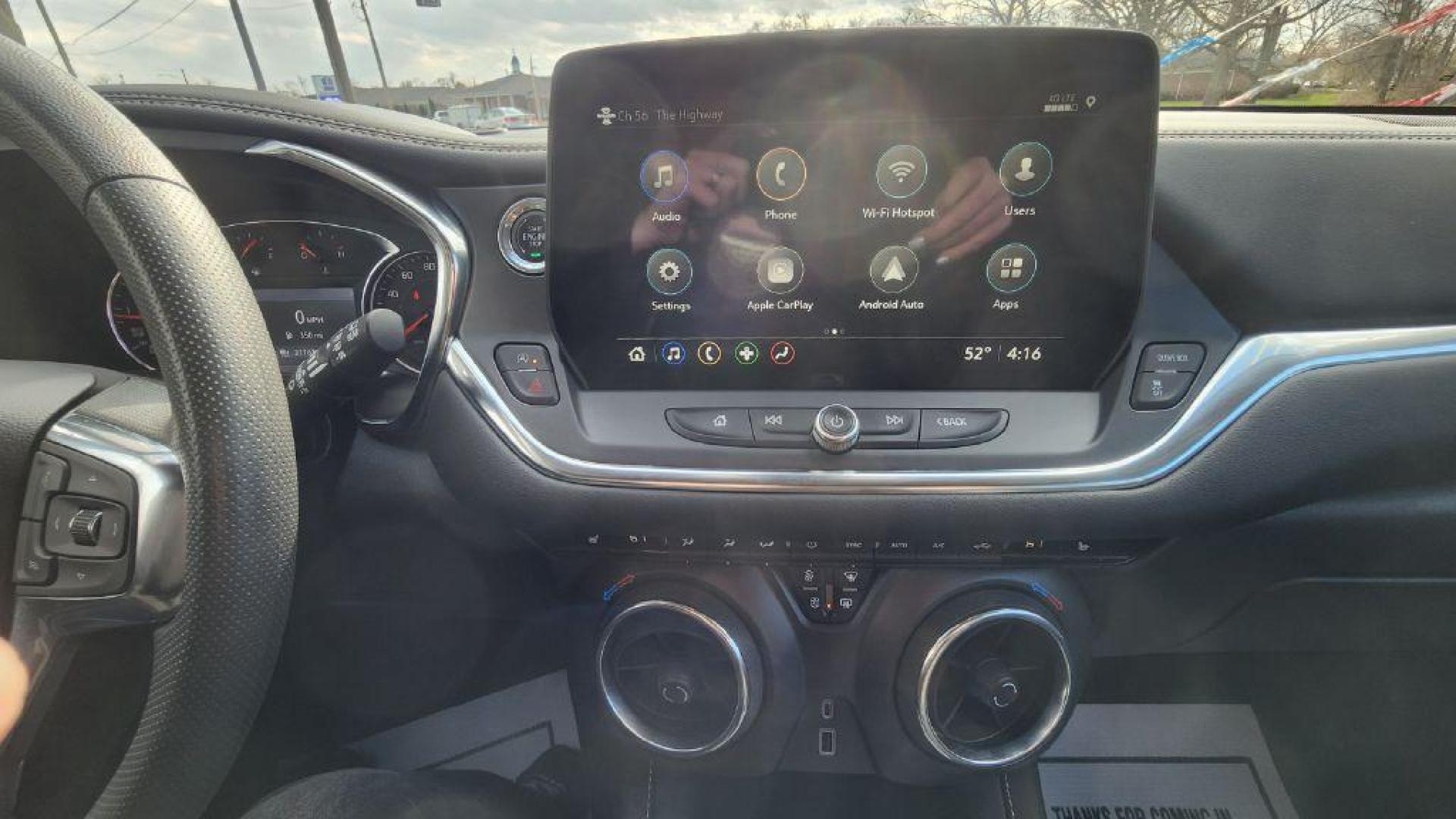 2024 GRAY CHEVROLET BLAZER 2LT - AWD (3GNKBHR44RS) with an 2.0L engine, Automatic transmission, located at 101 S. Halleck St., DeMotte, 46310, (219) 987-2922, 41.202343, -87.198189 - Photo#12