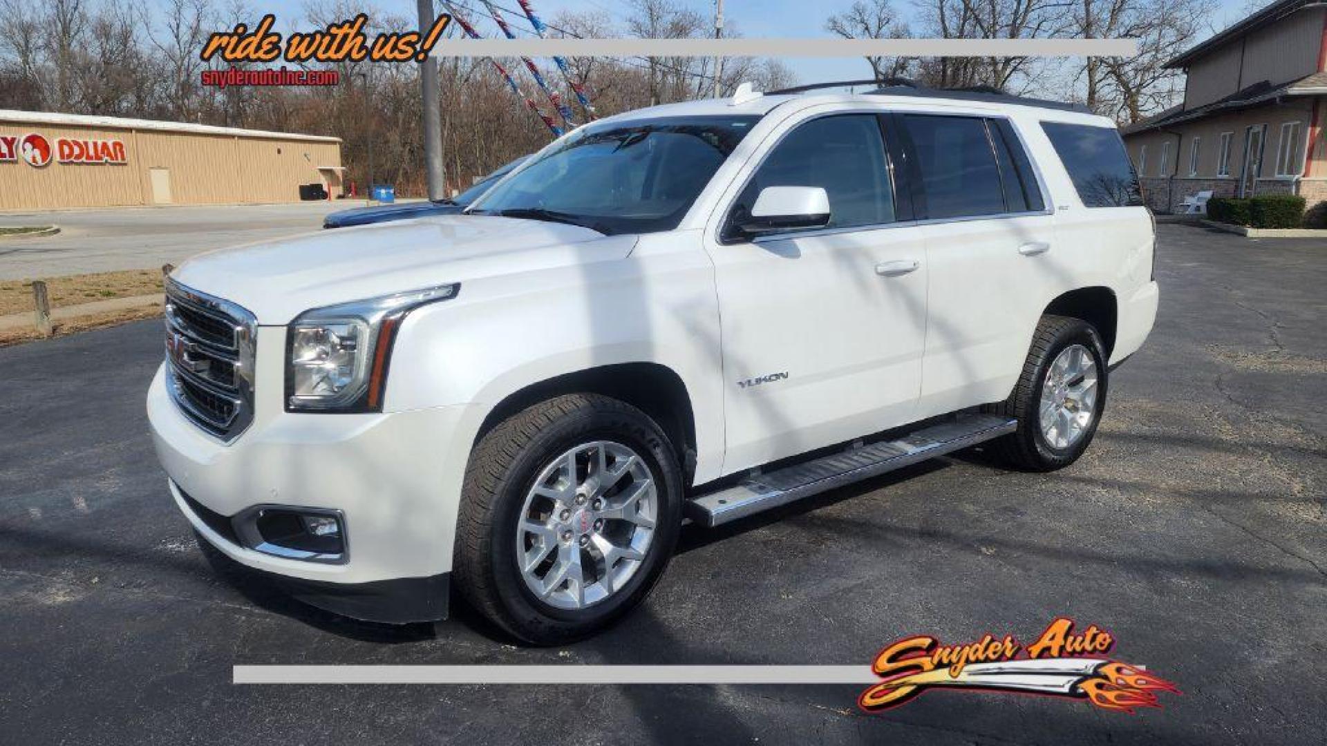 2020 WHITE GMC YUKON SLT (1GKS2BKC9LR) with an 5.3L engine, Automatic transmission, located at 101 S. Halleck St., DeMotte, 46310, (219) 987-2922, 41.202343, -87.198189 - Photo#0