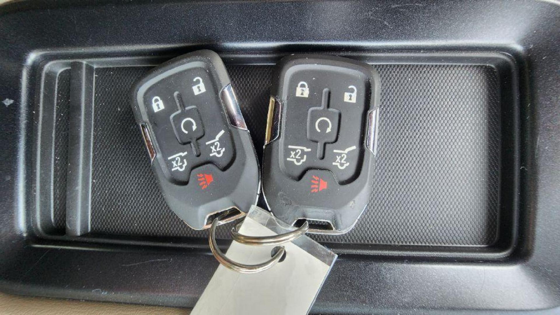 2020 WHITE GMC YUKON SLT (1GKS2BKC9LR) with an 5.3L engine, Automatic transmission, located at 101 S. Halleck St., DeMotte, 46310, (219) 987-2922, 41.202343, -87.198189 - Photo#18