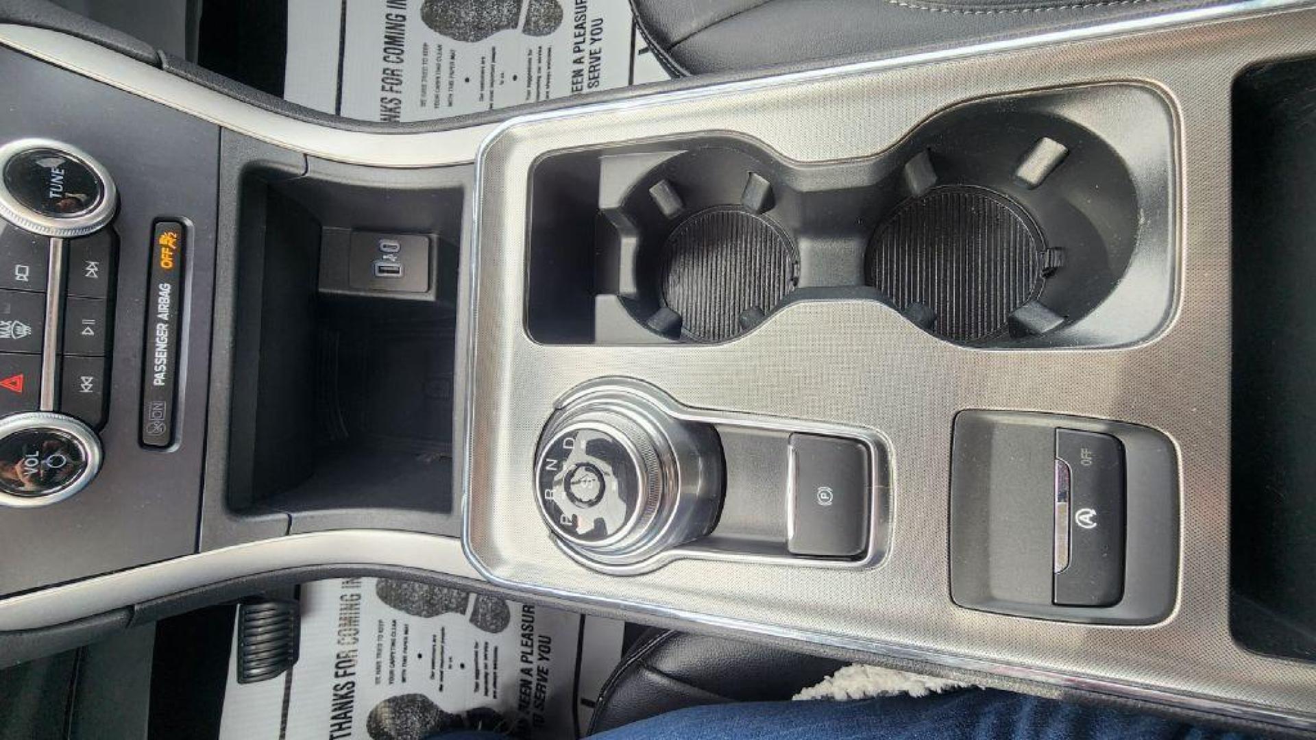 2022 BURGUN FORD EDGE SEL - AWD (2FMPK4J97NB) with an 2.0L engine, Automatic transmission, located at 101 S. Halleck St., DeMotte, 46310, (219) 987-2922, 41.202343, -87.198189 - Photo#15