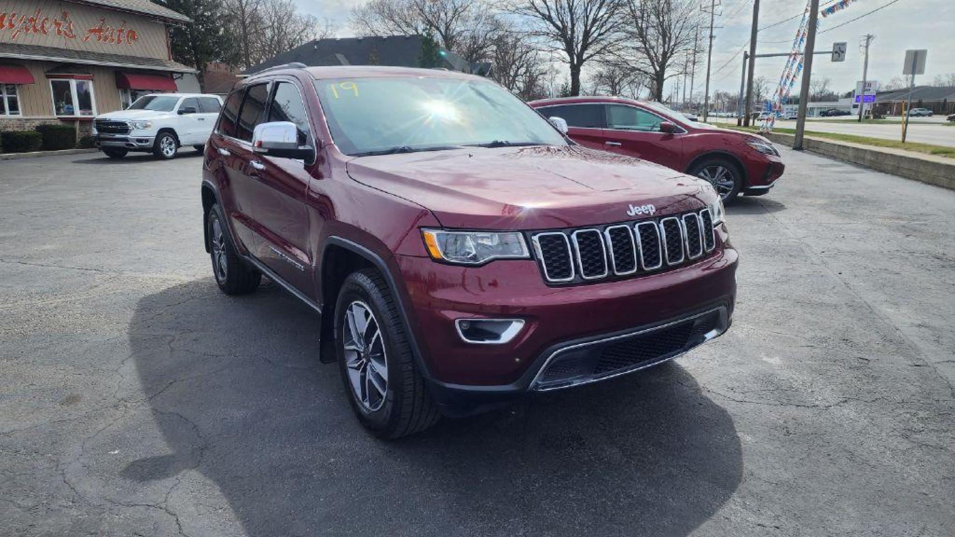 2019 BURG JEEP GRAND CHEROKEE LIMITED (1C4RJFBG1KC) with an 3.6L engine, Automatic transmission, located at 101 S. Halleck St., DeMotte, 46310, (219) 987-2922, 41.202343, -87.198189 - Photo#1