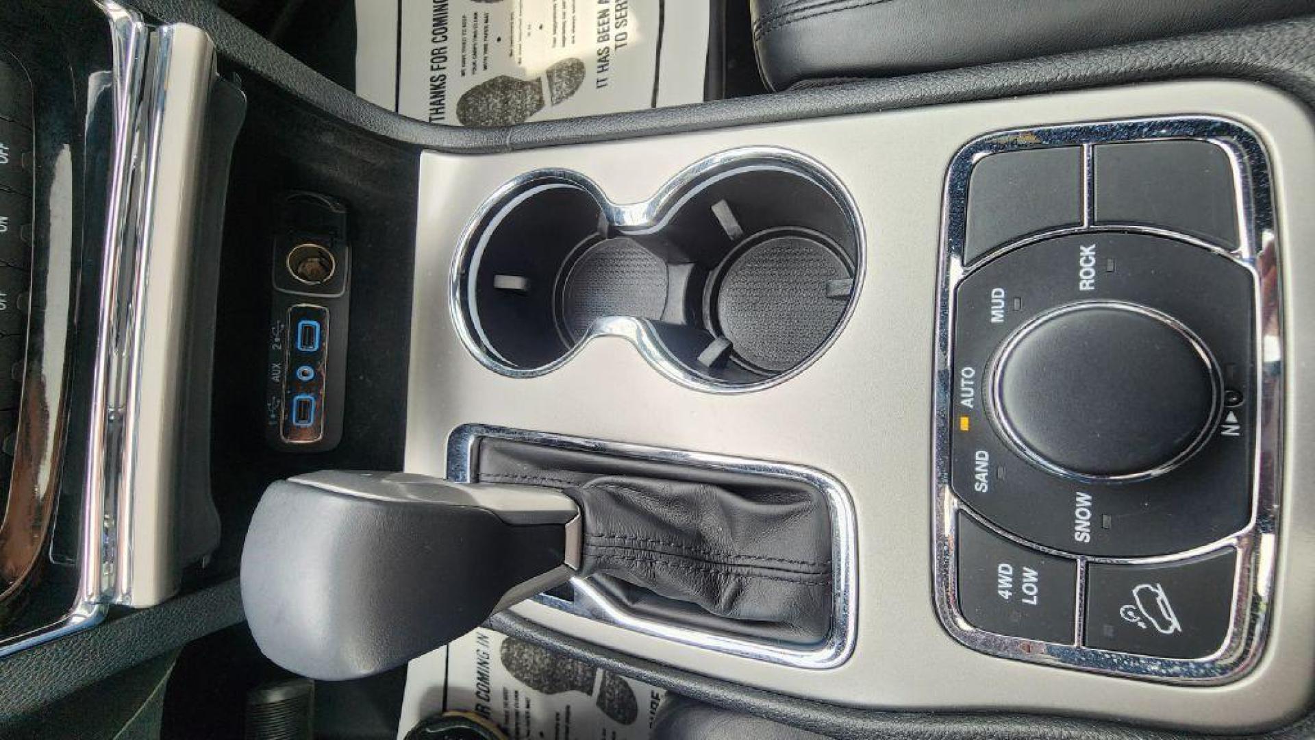 2019 BURG JEEP GRAND CHEROKEE LIMITED (1C4RJFBG1KC) with an 3.6L engine, Automatic transmission, located at 101 S. Halleck St., DeMotte, 46310, (219) 987-2922, 41.202343, -87.198189 - Photo#15