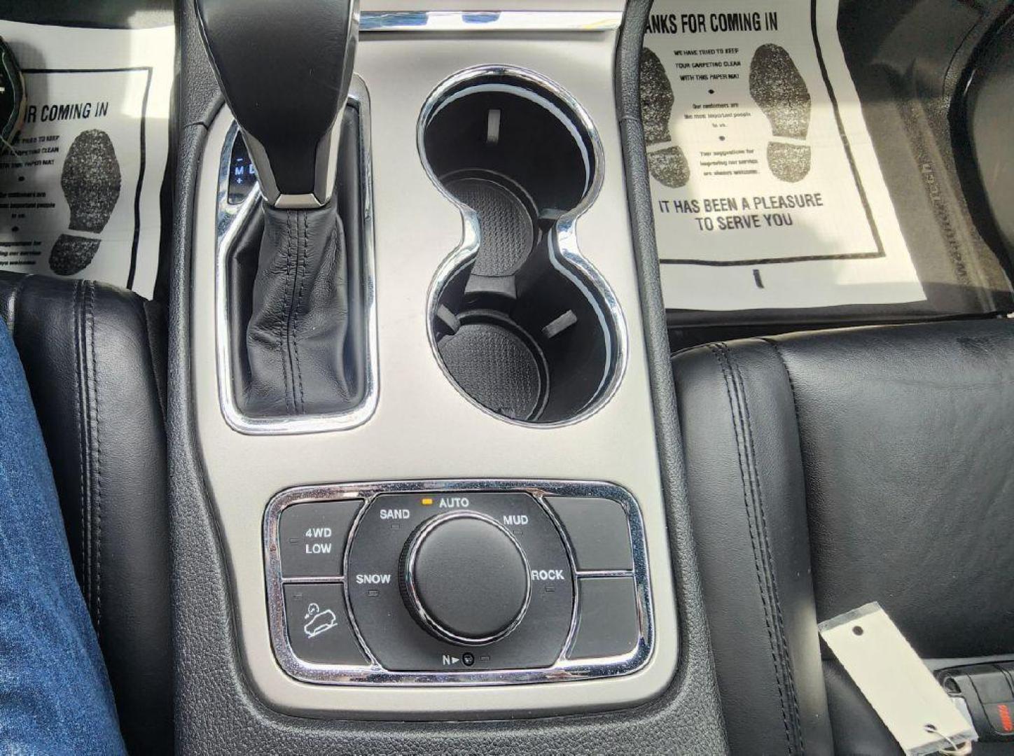 2019 BURG JEEP GRAND CHEROKEE LIMITED (1C4RJFBG1KC) with an 3.6L engine, Automatic transmission, located at 101 S. Halleck St., DeMotte, 46310, (219) 987-2922, 41.202343, -87.198189 - Photo#16