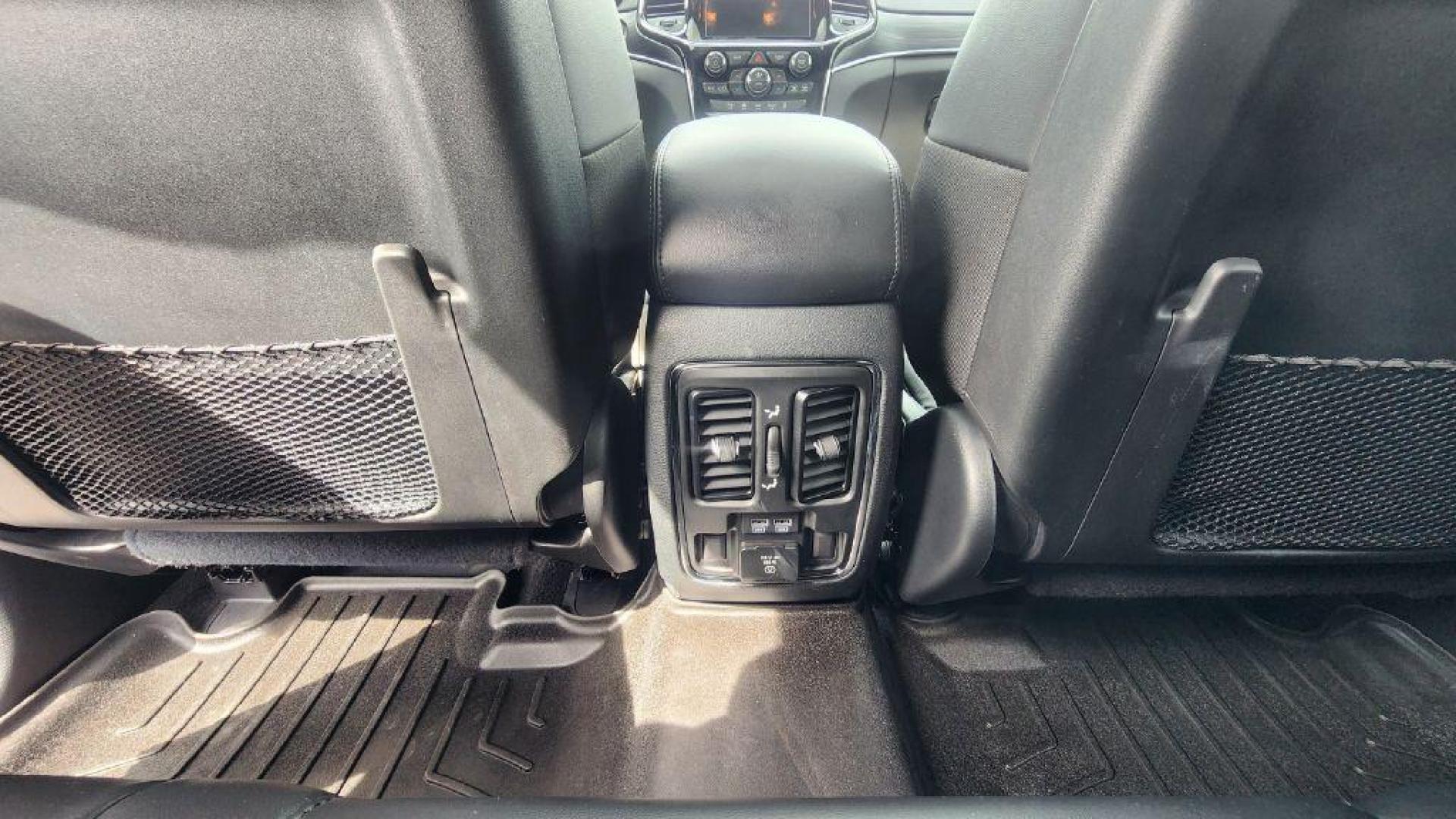 2019 BURG JEEP GRAND CHEROKEE LIMITED (1C4RJFBG1KC) with an 3.6L engine, Automatic transmission, located at 101 S. Halleck St., DeMotte, 46310, (219) 987-2922, 41.202343, -87.198189 - Photo#20