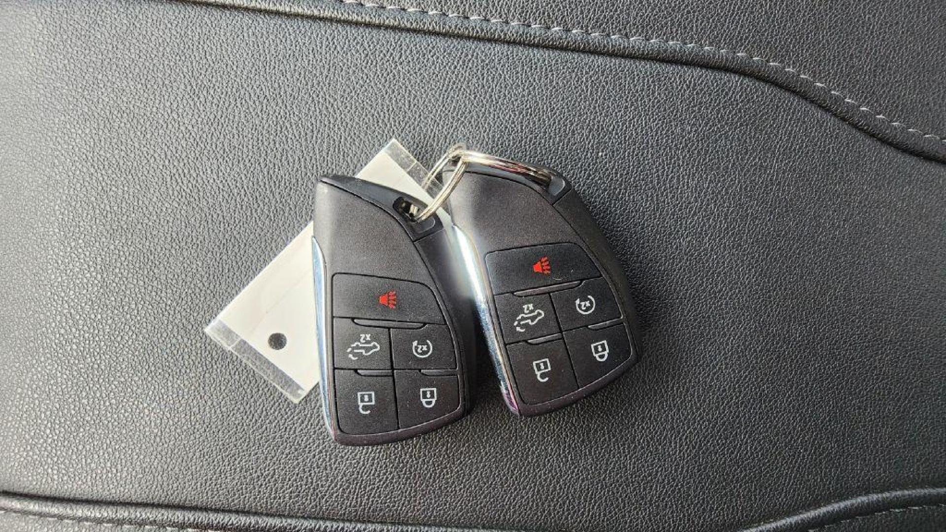 2024 WHITE CHEVROLET SILVERADO 1500 RST (1GCUDEED5RZ) with an 5.3L engine, Automatic transmission, located at 101 S. Halleck St., DeMotte, 46310, (219) 987-2922, 41.202343, -87.198189 - Photo#16