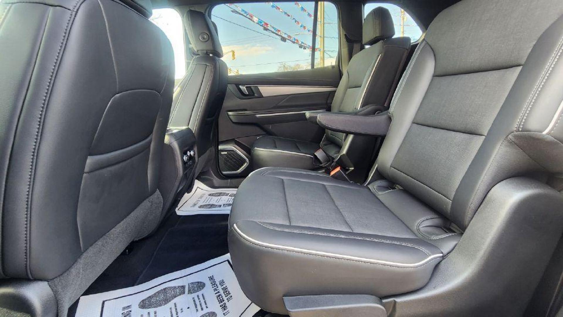 2025 WHITE BUICK ENCLAVE PREFERRED - AWD (5GAEVARS3SJ) with an 2.5L engine, Automatic transmission, located at 101 S. Halleck St., DeMotte, 46310, (219) 987-2922, 41.202343, -87.198189 - Photo#5