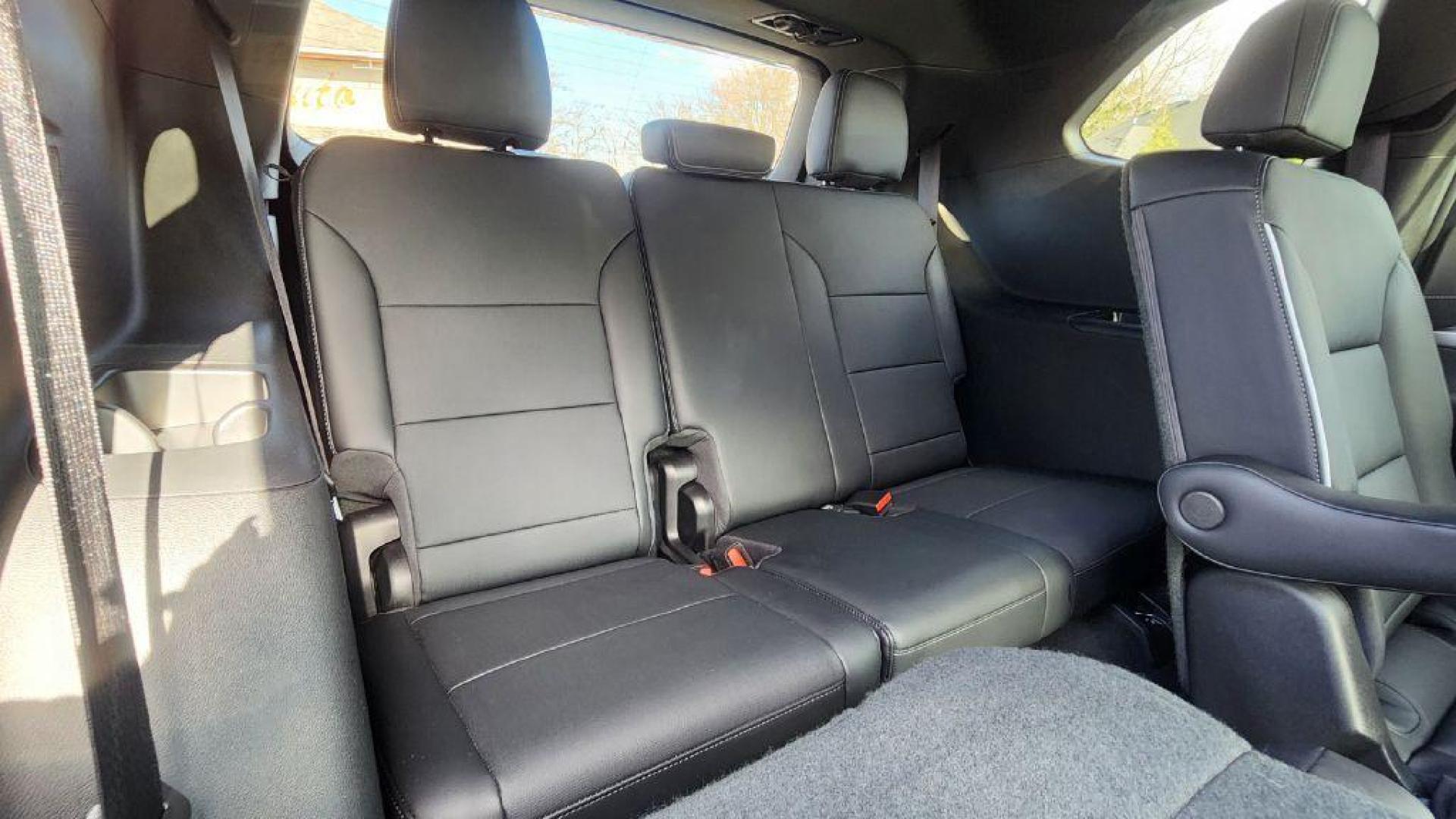 2025 WHITE BUICK ENCLAVE PREFERRED - AWD (5GAEVARS3SJ) with an 2.5L engine, Automatic transmission, located at 101 S. Halleck St., DeMotte, 46310, (219) 987-2922, 41.202343, -87.198189 - Photo#7