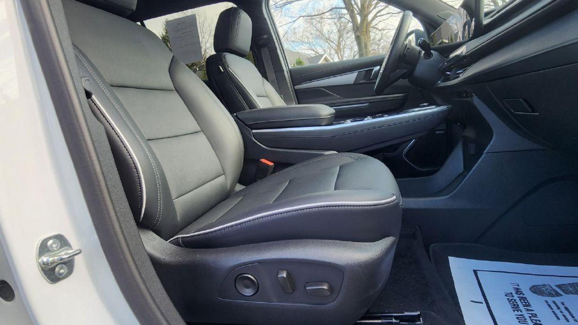 2025 WHITE BUICK ENCLAVE PREFERRED - AWD (5GAEVARS3SJ) with an 2.5L engine, Automatic transmission, located at 101 S. Halleck St., DeMotte, 46310, (219) 987-2922, 41.202343, -87.198189 - Photo#9