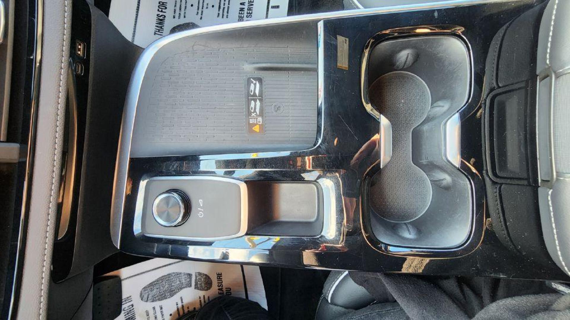 2025 WHITE BUICK ENCLAVE PREFERRED - AWD (5GAEVARS3SJ) with an 2.5L engine, Automatic transmission, located at 101 S. Halleck St., DeMotte, 46310, (219) 987-2922, 41.202343, -87.198189 - Photo#17