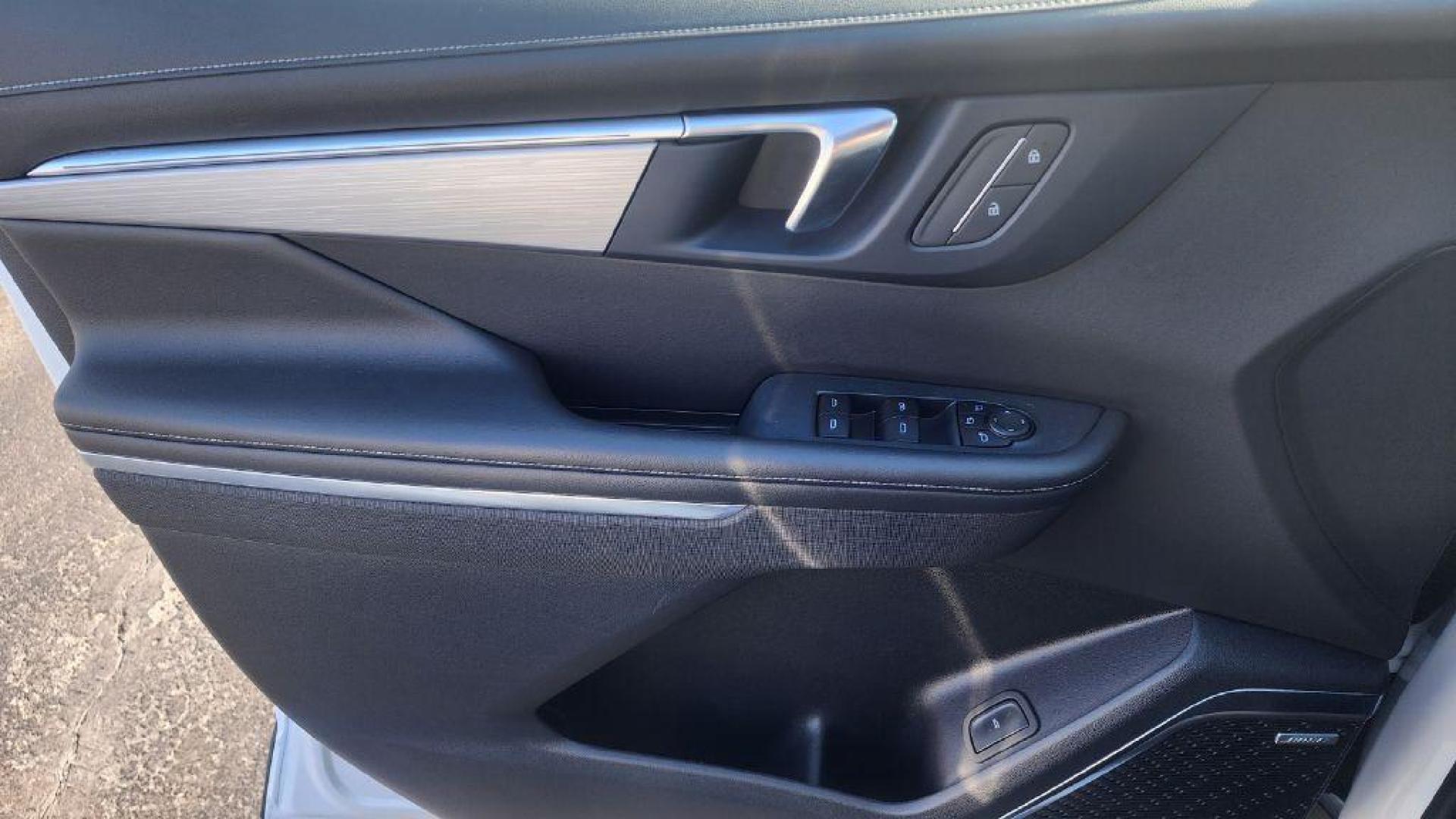 2025 WHITE BUICK ENCLAVE PREFERRED - AWD (5GAEVARS3SJ) with an 2.5L engine, Automatic transmission, located at 101 S. Halleck St., DeMotte, 46310, (219) 987-2922, 41.202343, -87.198189 - Photo#20