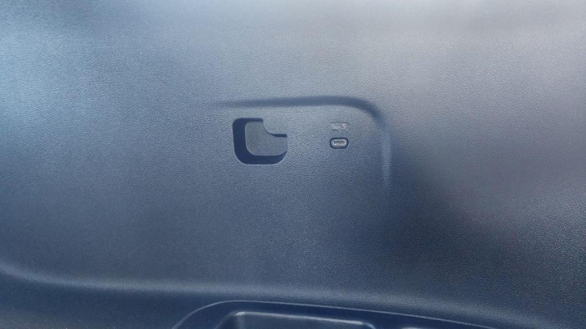 2025 WHITE BUICK ENCLAVE PREFERRED - AWD (5GAEVARS3SJ) with an 2.5L engine, Automatic transmission, located at 101 S. Halleck St., DeMotte, 46310, (219) 987-2922, 41.202343, -87.198189 - Photo#22