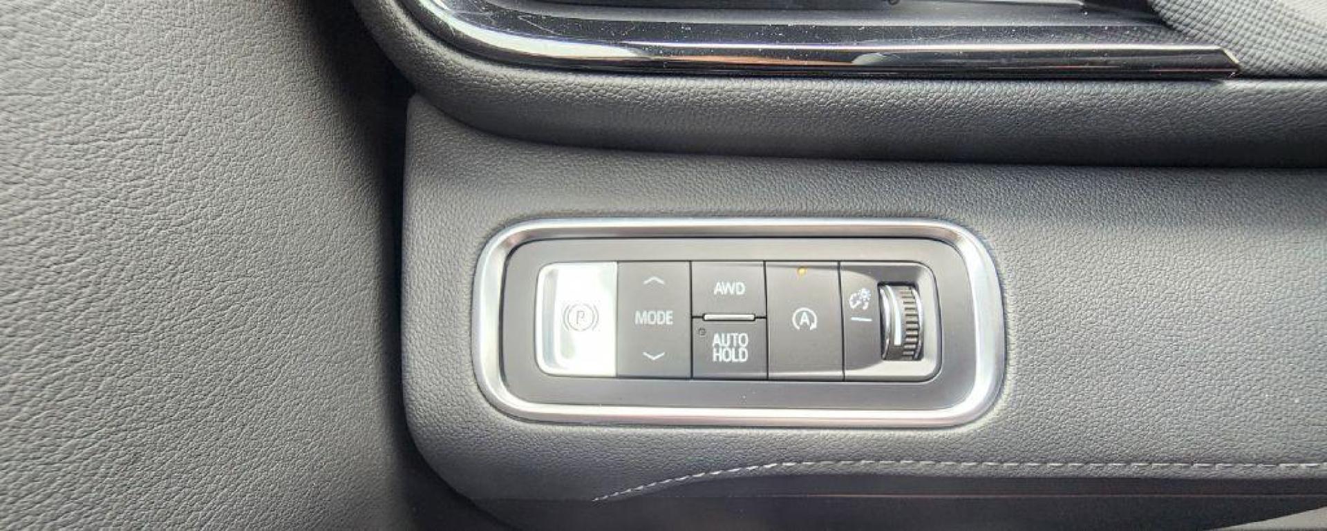 2025 GRAY BUICK ENCLAVE PREFERRED - AWD (5GAEVARS3SJ) with an 2.5L engine, Automatic transmission, located at 101 S. Halleck St., DeMotte, 46310, (219) 987-2922, 41.202343, -87.198189 - Photo#18