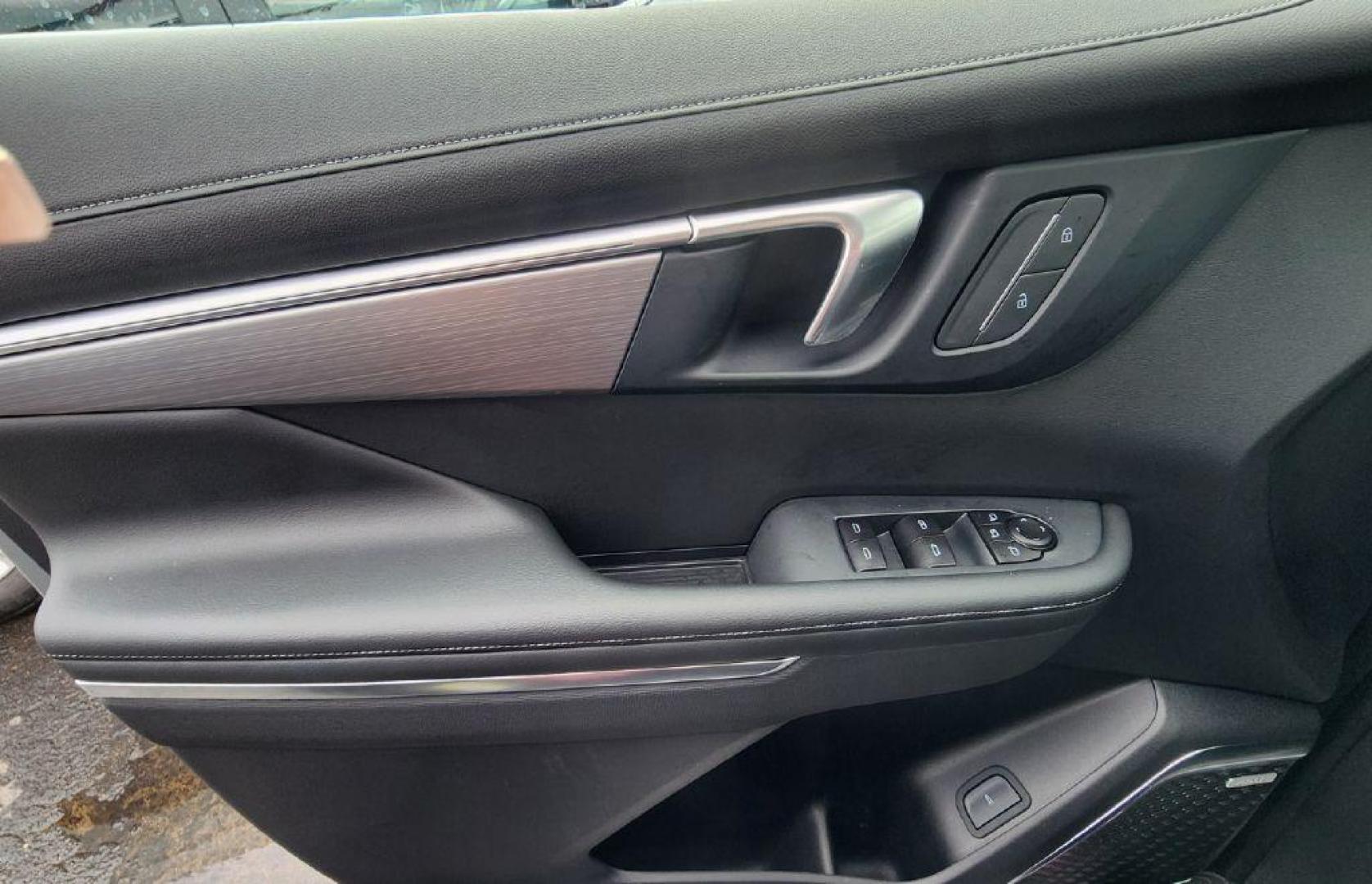 2025 GRAY BUICK ENCLAVE PREFERRED - AWD (5GAEVARS3SJ) with an 2.5L engine, Automatic transmission, located at 101 S. Halleck St., DeMotte, 46310, (219) 987-2922, 41.202343, -87.198189 - Photo#19